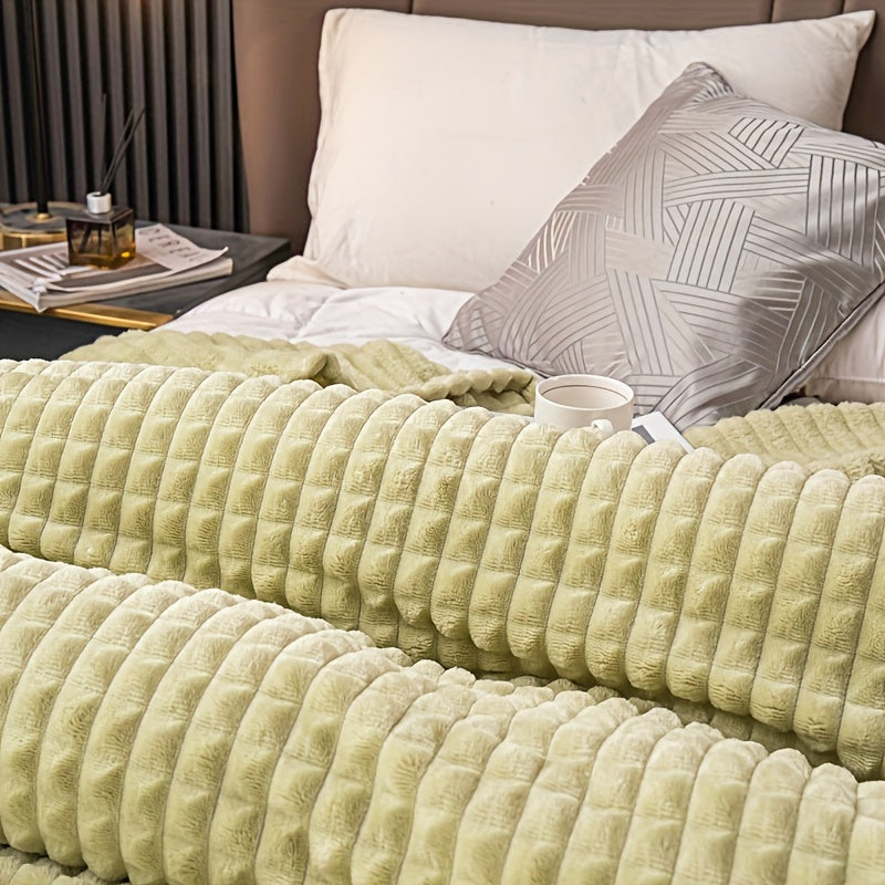 Yumshoq va qulay waffle plush yostiq, sut velvettan tayyorlangan, yotoqxona, divan, ofis, avtomobil, lager va sayohat uchun mukammal. Bu ko‘p funksiyali yostiq oq, kulrang, yashil, jigarrang va kumushkul ranglarda va tekislangan naqshda mavjud.