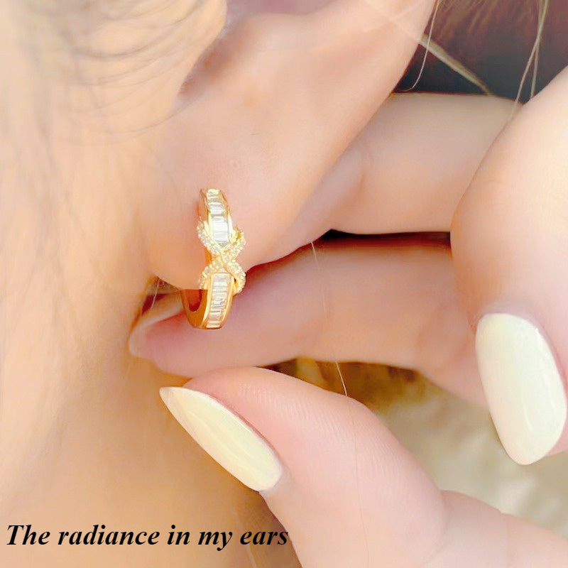 Zamonaviy va Minimalist Moissanite Xoch Halqali Momoqlar, 925 Silver Qoplamasi va Mis bilan Yasalgan, Har Kuni va Maxsus Tadbirlar Uchun Mukammal, Har Fasl Uchun Porloq Zargarlik