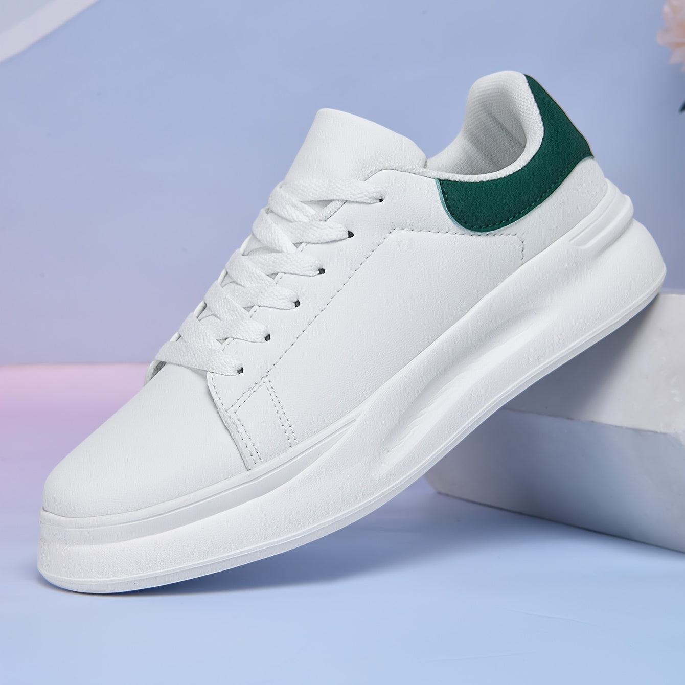 Men's Low Top Skateboard Shoes Solid Color Fabric and PU Upper EVA Sole