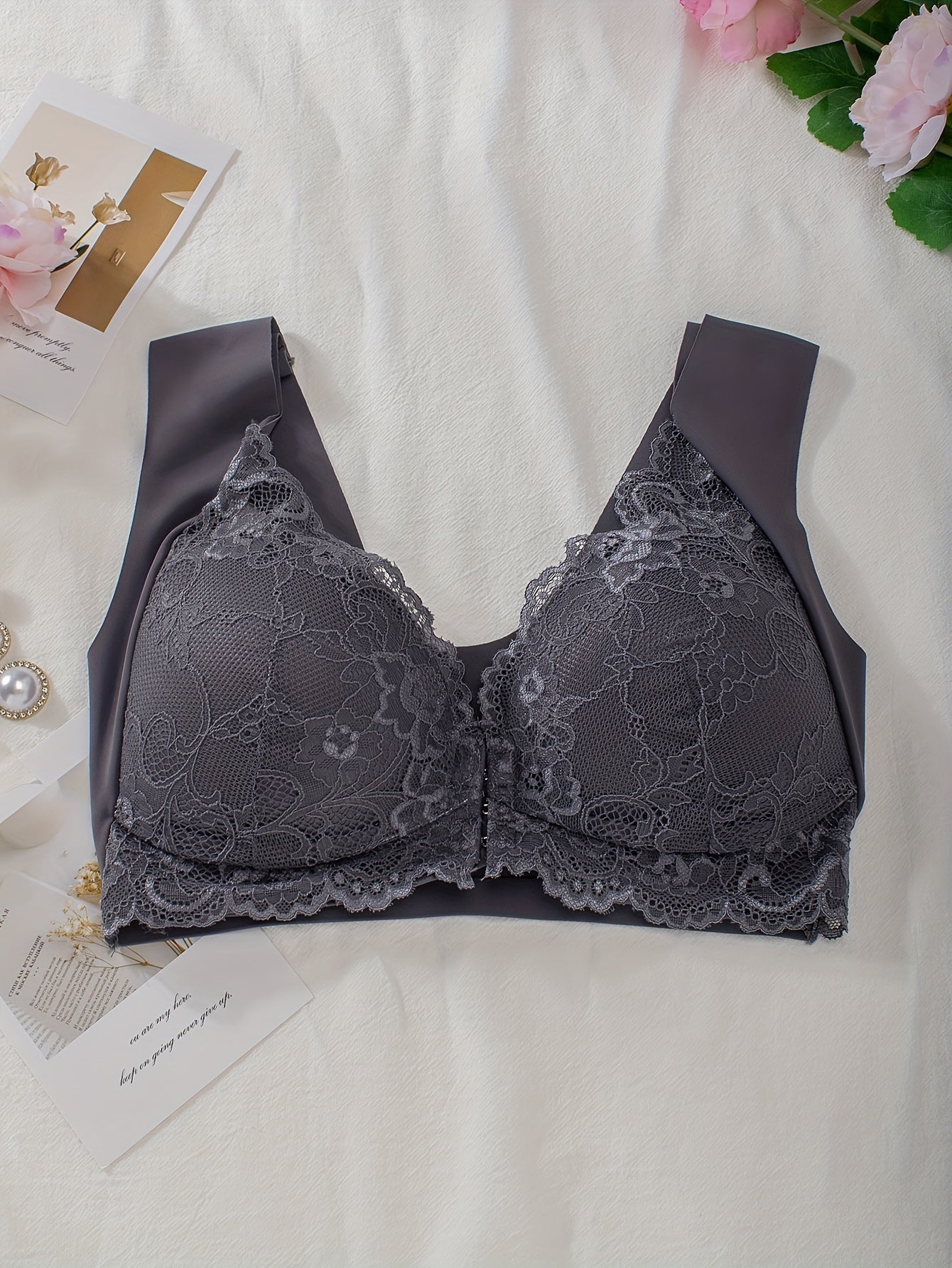 Plus Size Women’s Wire-Free Lace Bra with Wide Straps and Contrast Lace