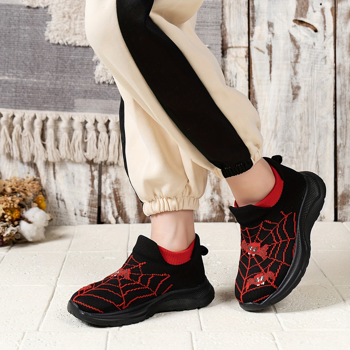 O'g'il va qizlar uchun to'rg'ay mavzusidagi slip-on krossovkalar - nafas oladigan, sirpanmaydigan, yoshlar uchun qulay tasodifiy poyabzal.