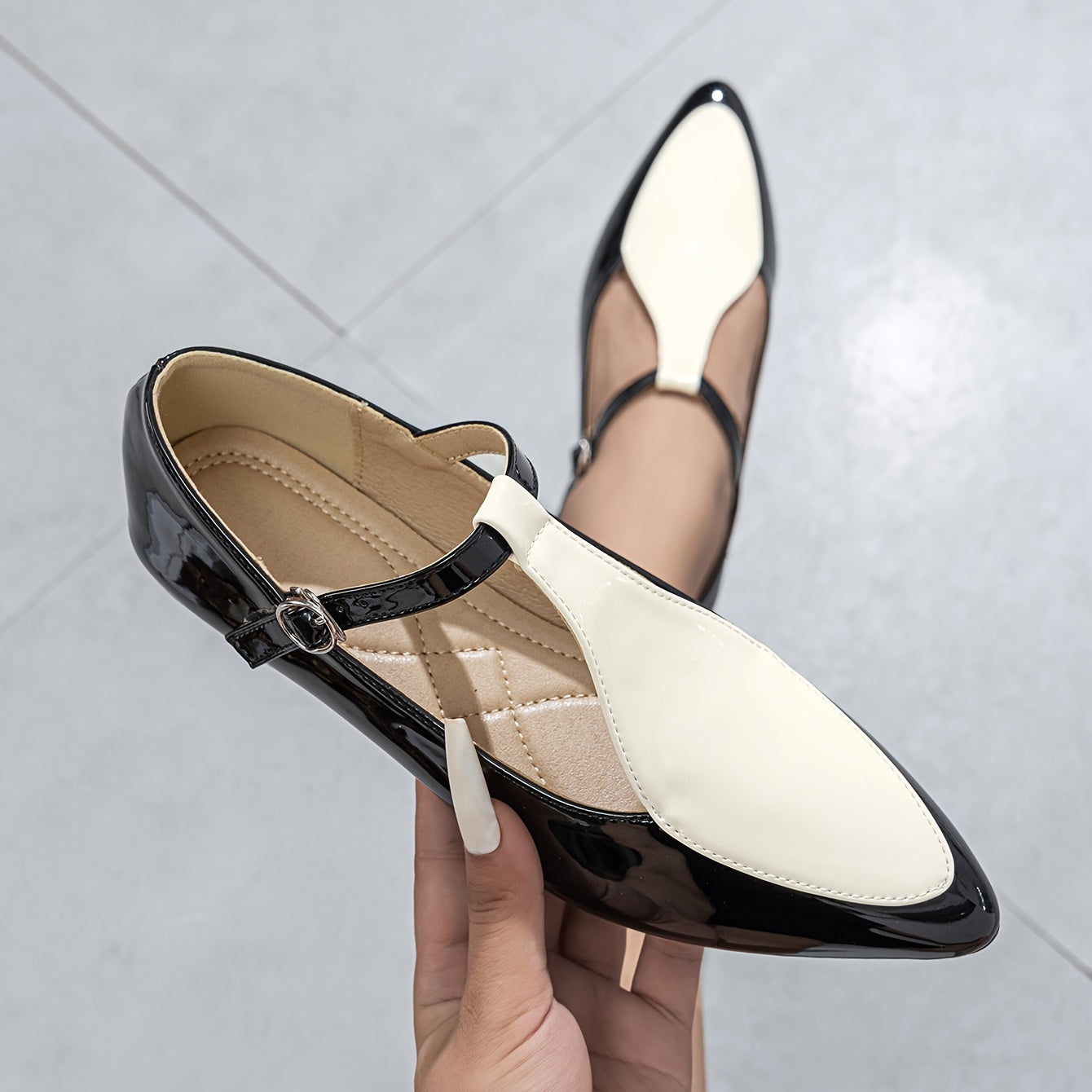 Women's Green Color-Block Mary Jane Flats with Pointed Toe Buckle Closure Lightweight TPR Sole