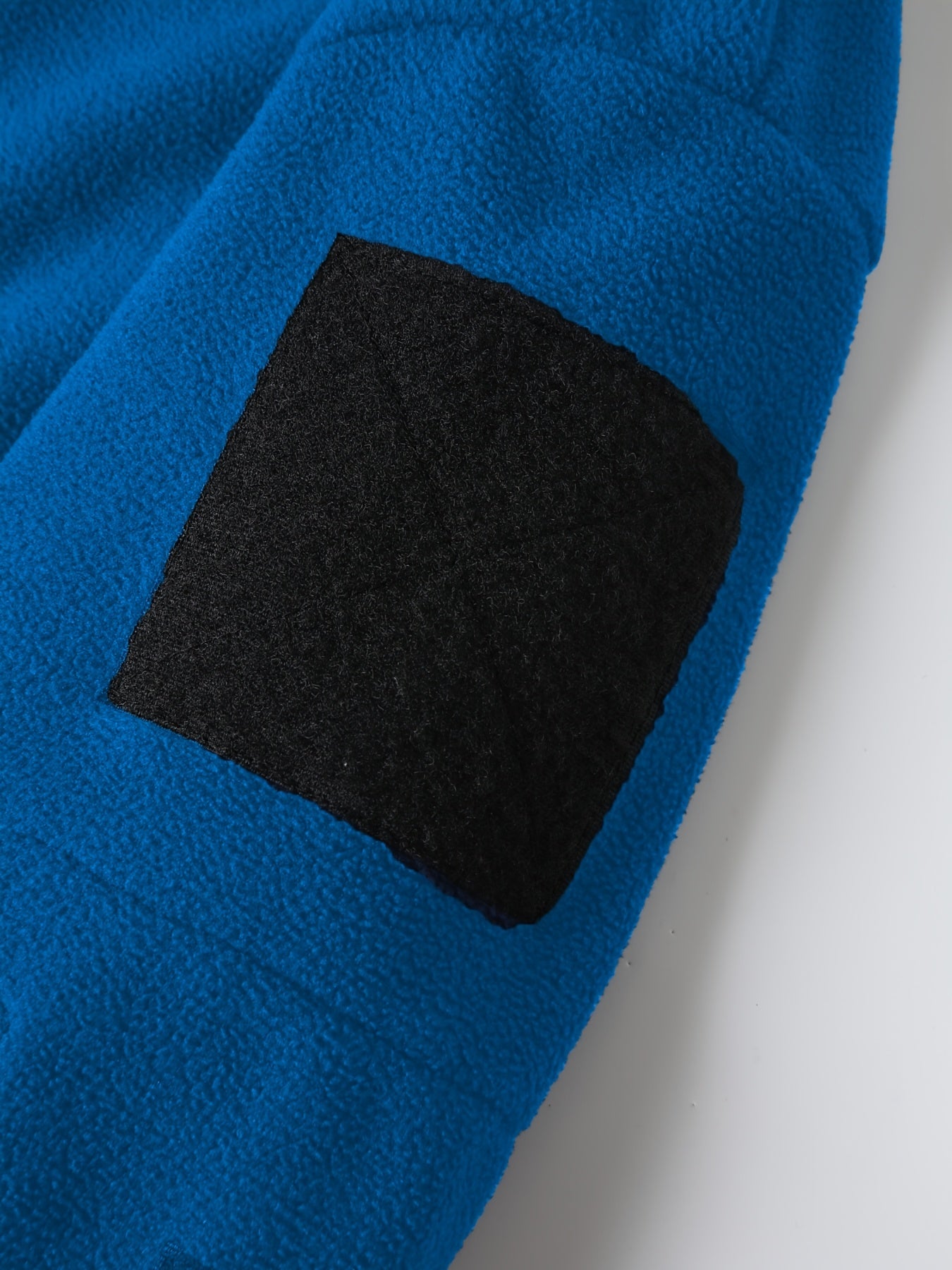 Men's Royal Blue Fleece-Lined Hooded Jacket with Zipper Pockets for Winter Outdoor Activities