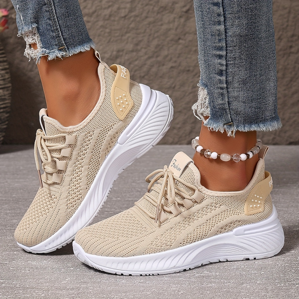 Ayollar uchun katta oq casual slip-on sport poyabzali bahor va yoz uchun