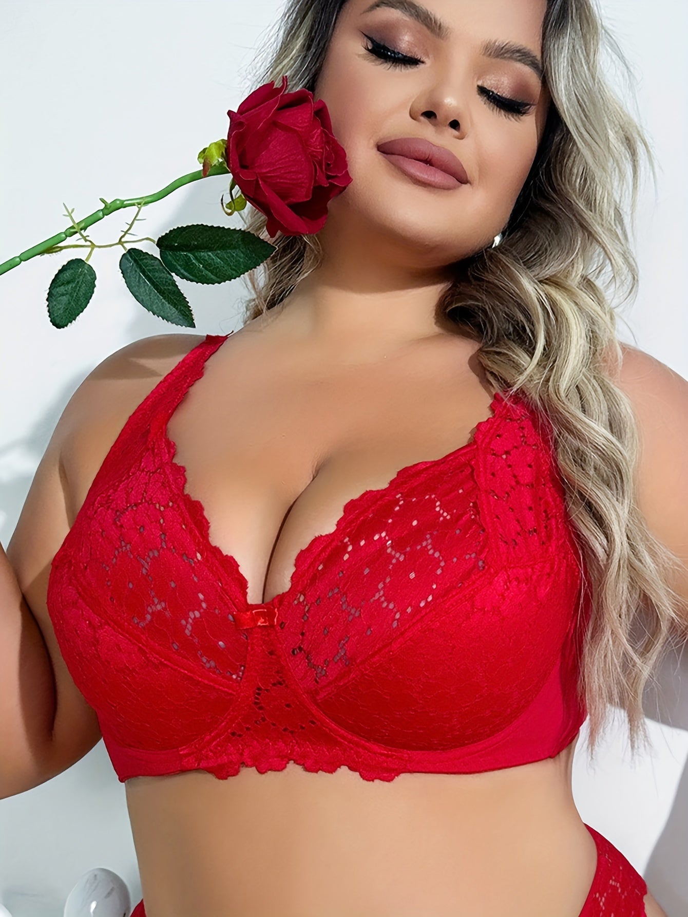 Plus Size Lace Bralette Underwire No Padding Solid Color Contrast Lace Medium Stretch