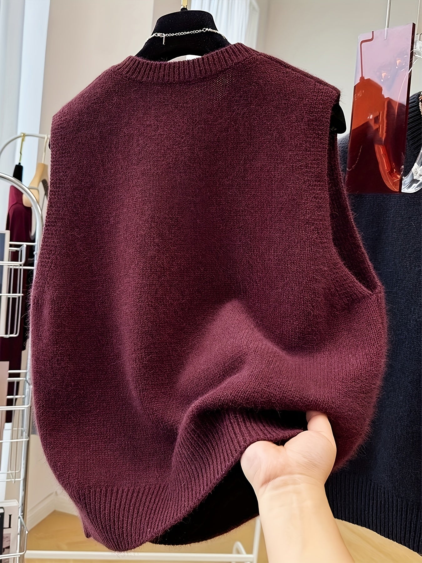 Women's Red Sleeveless Knit Vest with Crew Neck Made of Polyester for Spring and Fall