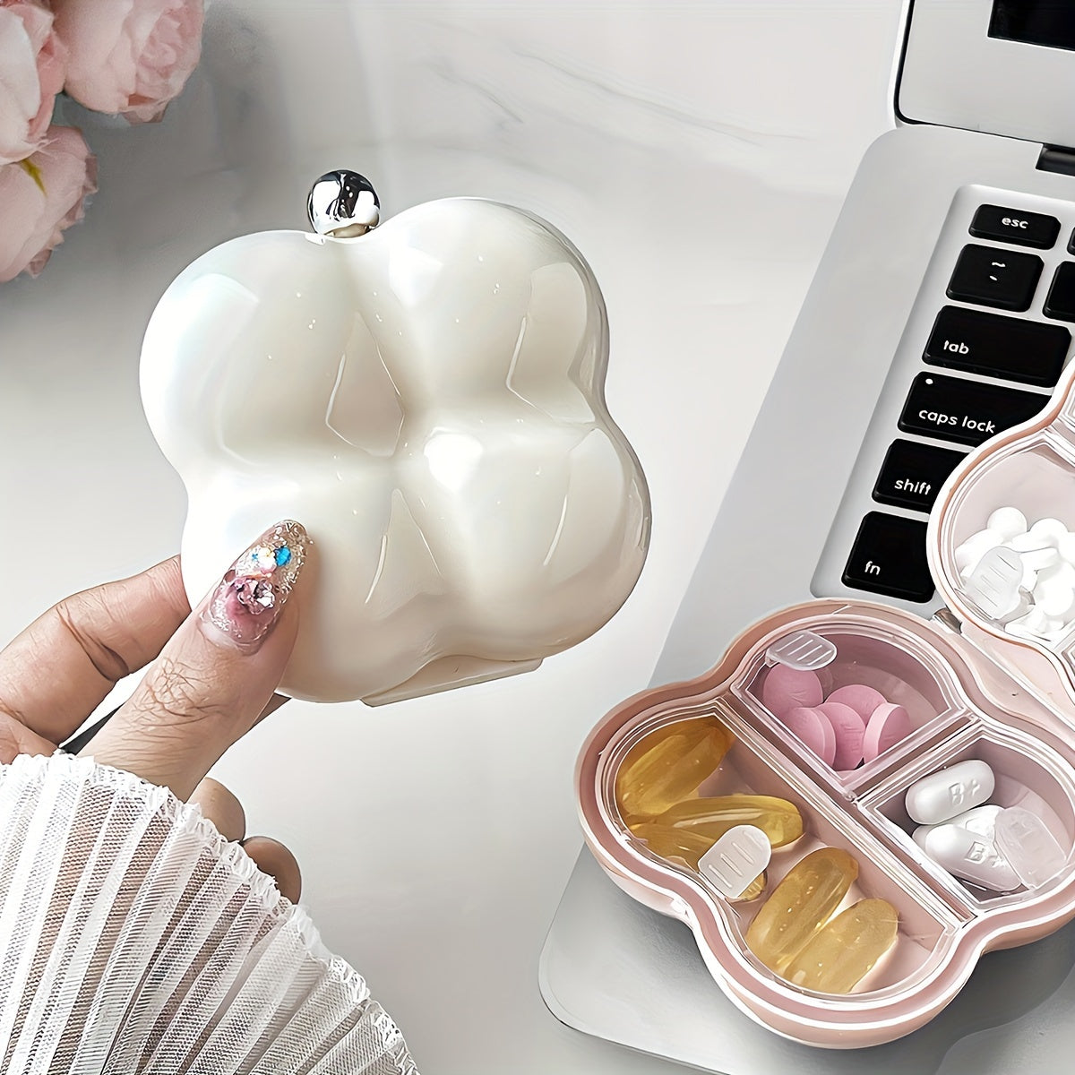 Unisex Floral Portable Pill Organizer 7 Compartments Compact Medicine Box