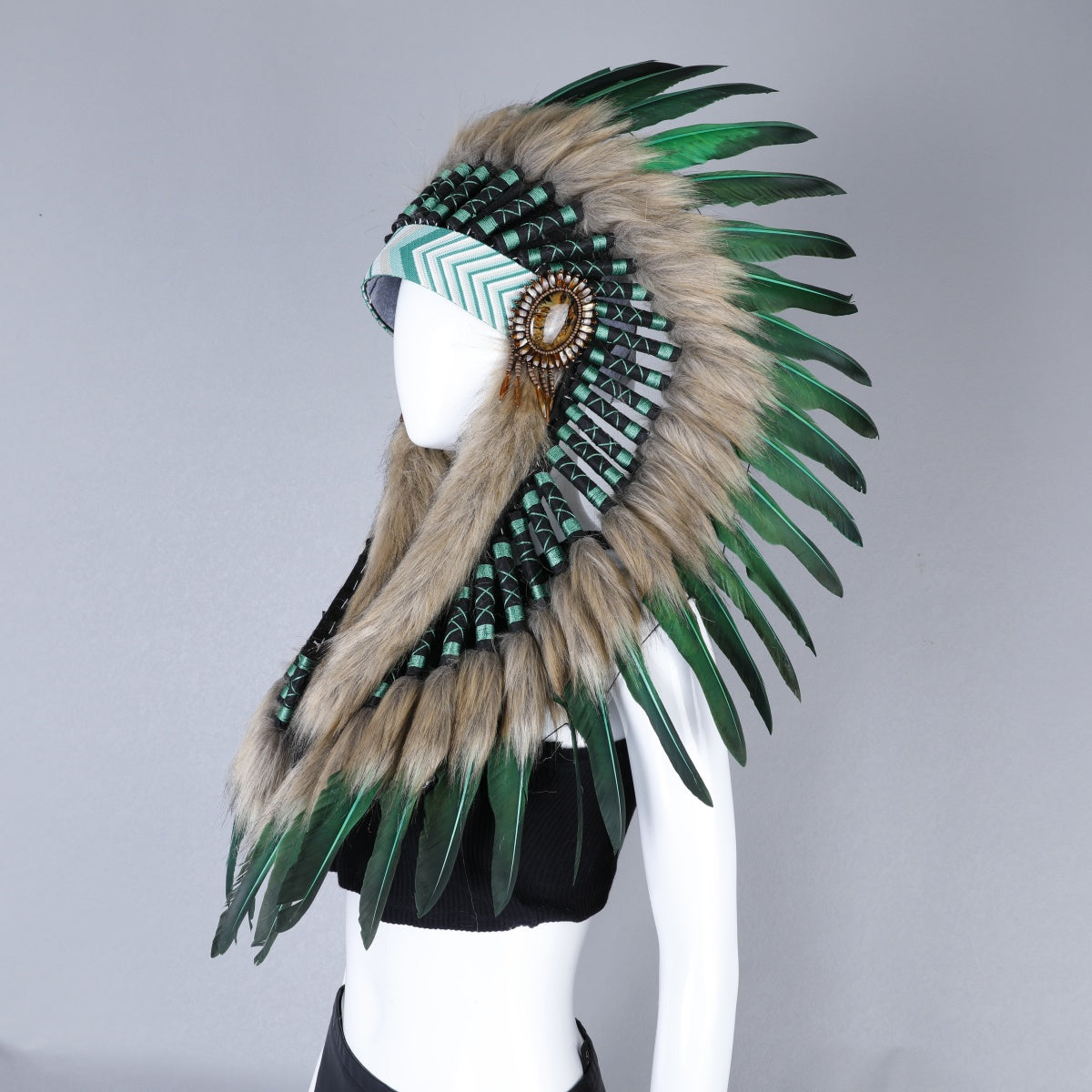 Halloween maskarad sahna chiqishlari va fotosuratlar uchun faux feather sochbog'li taqinchoq