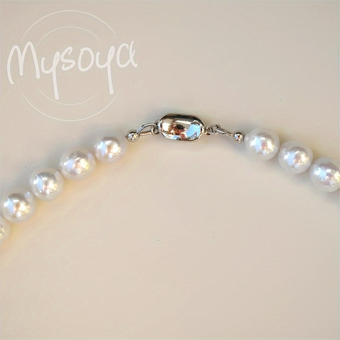 Usta tomonidan tayyorlangan Oq Barok marvarid bilaguzuk - Nafis 8-10mm shirin suv marvaridlari bilan, Elegant kumush qopqoq, Har qanday tadbir uchun ideal sovg'a, Hashamatli sovg'a qutisida keladi, Organik, Notekis shakl, Ko'p maqsadli zargarlik.