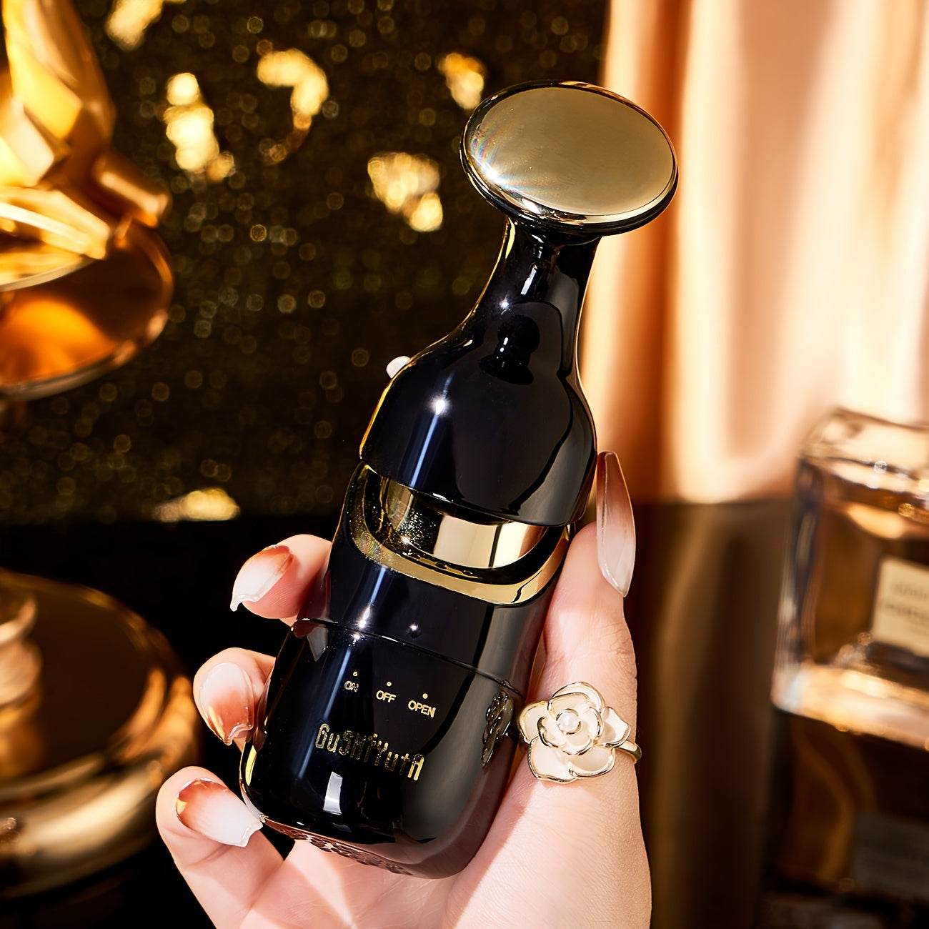 Универсальное устройство 3 в 1 для ухода за кожей и красоты, включая массаж лица.