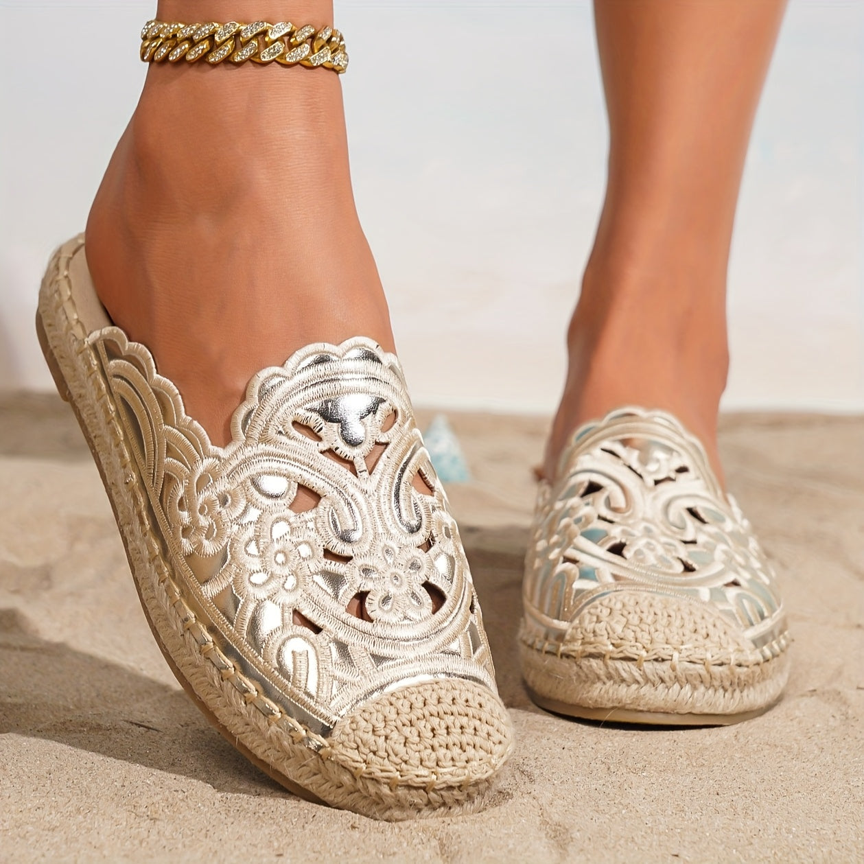 Women's Vintage Embroidered Mask Flat Shoes Slip-On Round Toe PU Beach Shoes