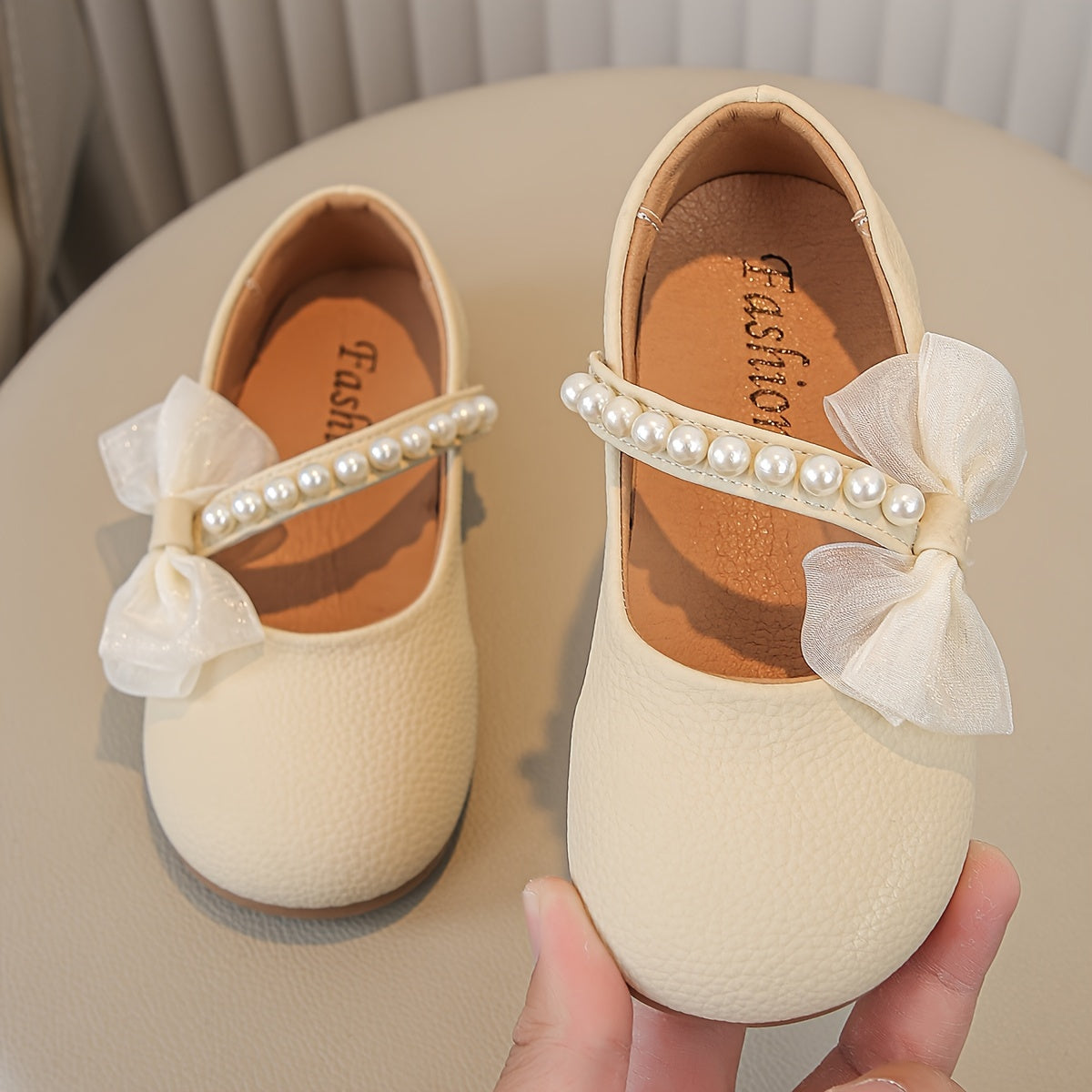Zapatos planos tipo Mary Jane para niñas con detalles de perlas y lazo, beige, de caña baja, punta redonda, casual y para bailar
