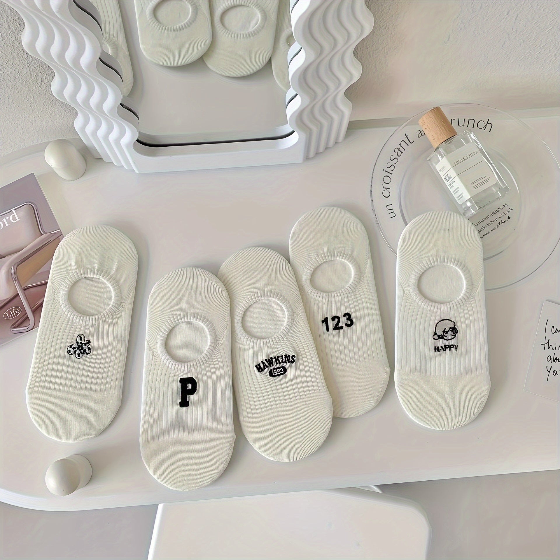 Women’s Solid Color Low Cut Invisible Socks 5 Pairs Breathable Knit