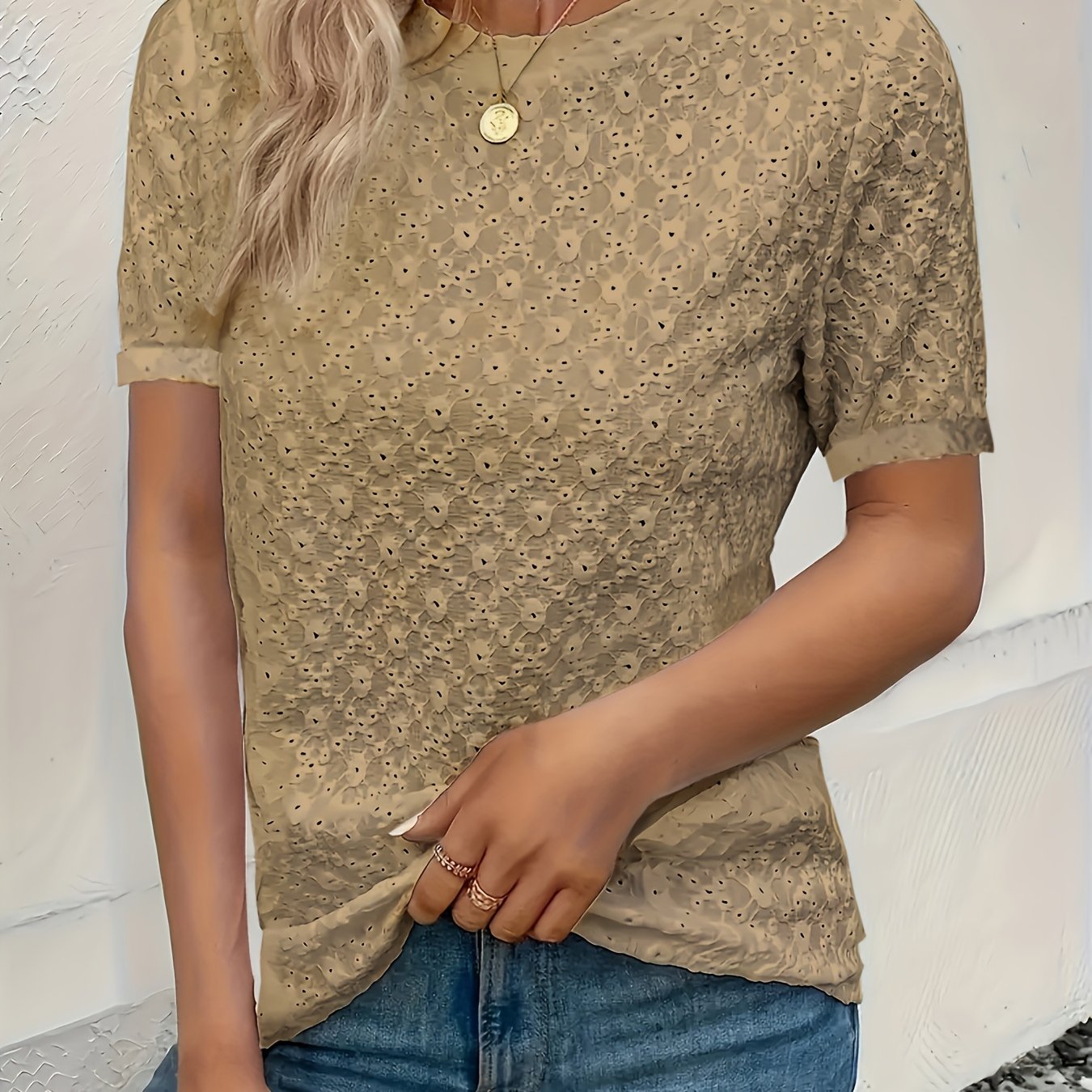 Plus-Size ayollar uchun bir hil rangli qisqa sleeve, dumaloq bo'yinli, kundalik T-shirt