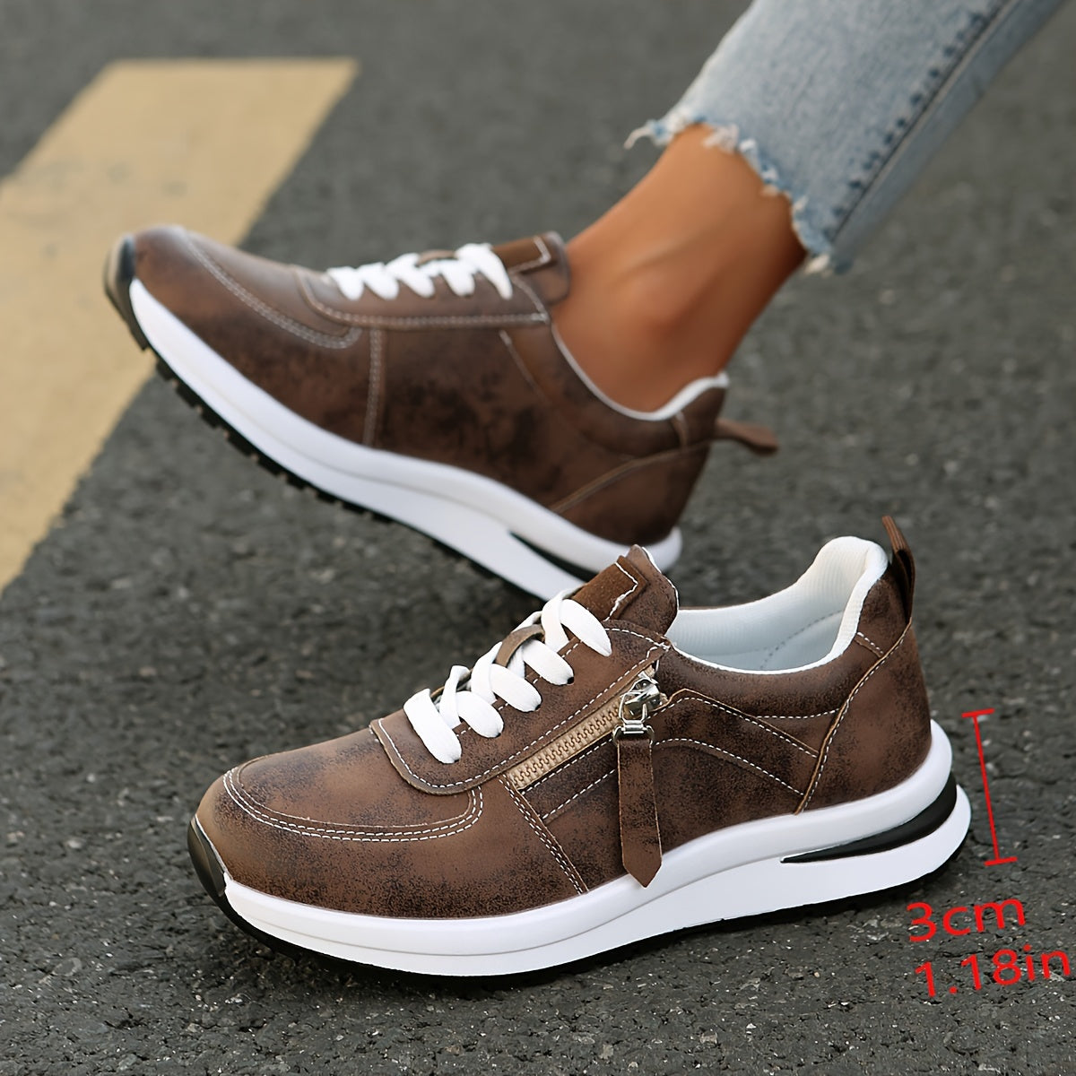 Women's Casual Lightweight Low Top Sneakers with Lace-Up Round Toe Fabric Lining