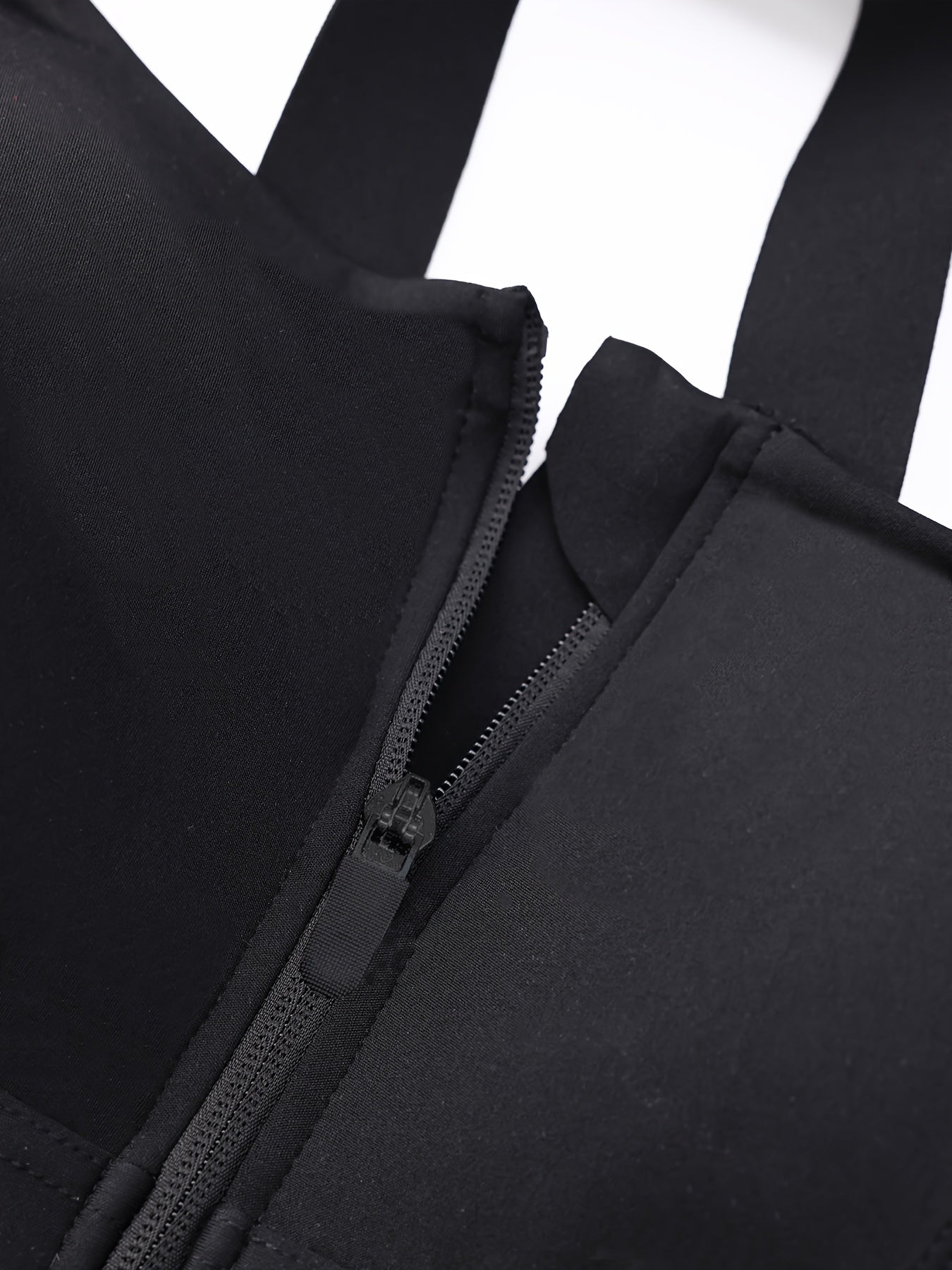 Plus Size Sports Bra with Zipper High Impact Support Adjustable Straps