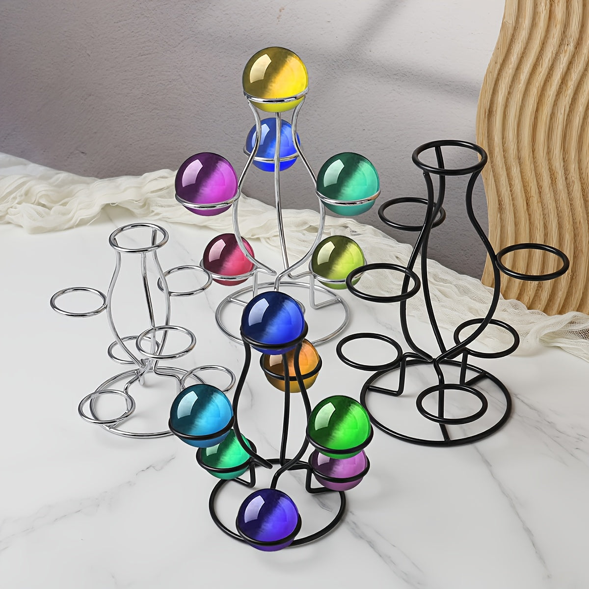 Soporte de exhibición de bola de cristal geométrica negro y plateado para decoración del hogar y oficina