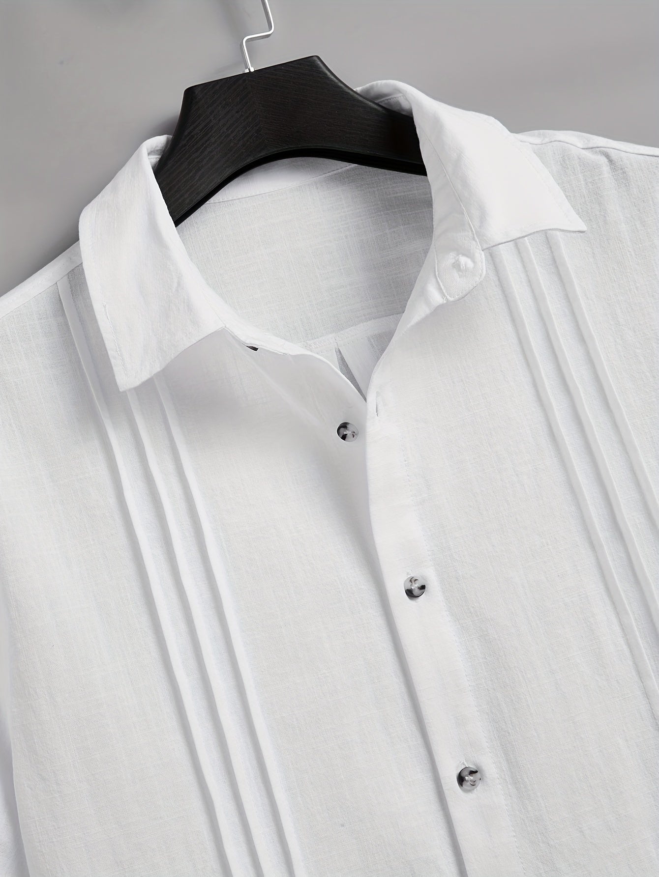 Paxta erkaklar uchun tasodifiy ko'ylak, yuqori bo'yin, oddiy kesim, bir xil rang, to'qilgan mato, tugma yopilishi, qirralangan tafsilotlar, katta o'lcham.