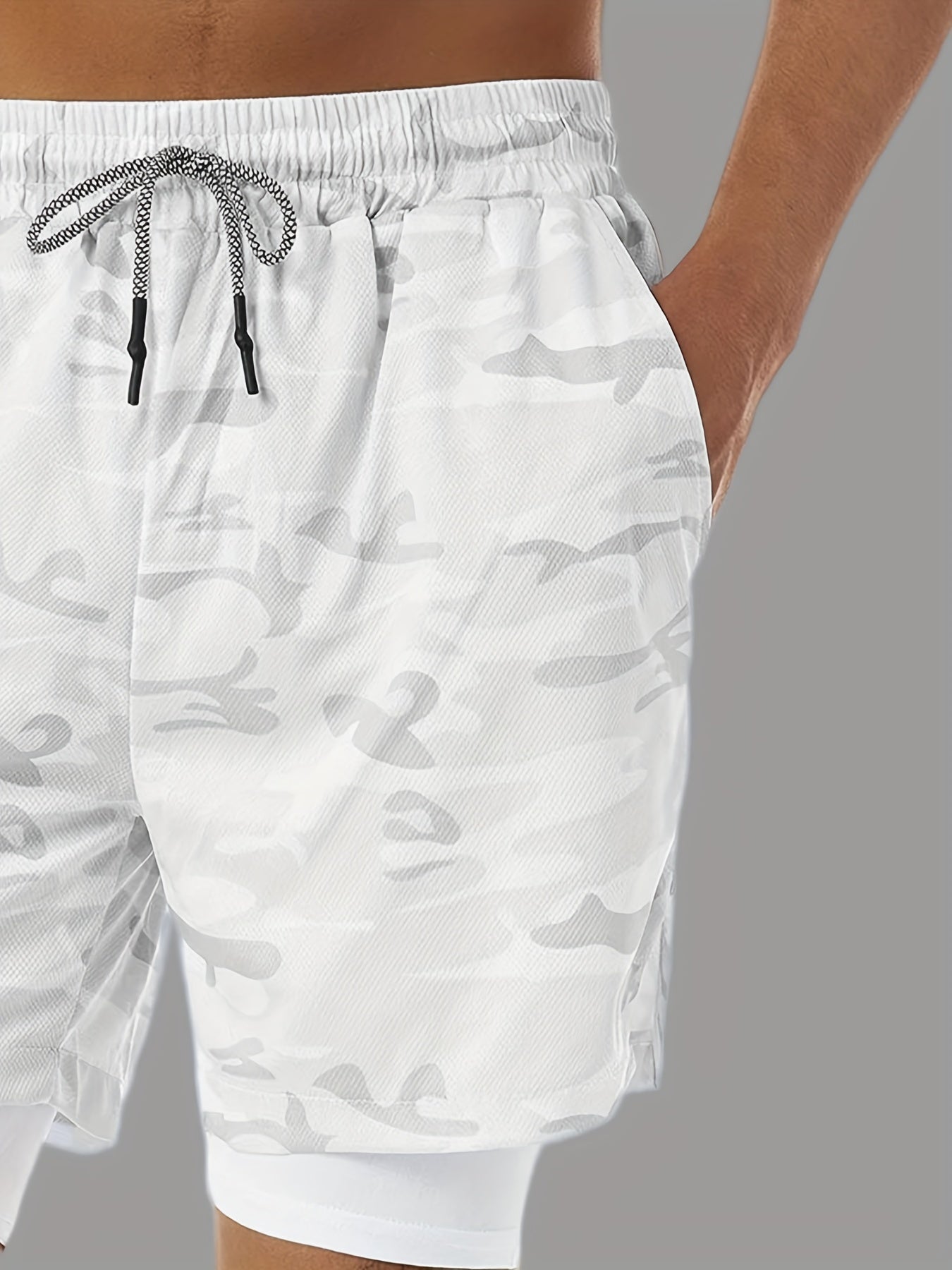 Erkaklar yozgi moda 3-dona sport kiyimlari to'plami, tasodifiy, basketbol va fitnes kiyimlari uchun tank top va tortish ipli shortlarni o'z ichiga oladi.