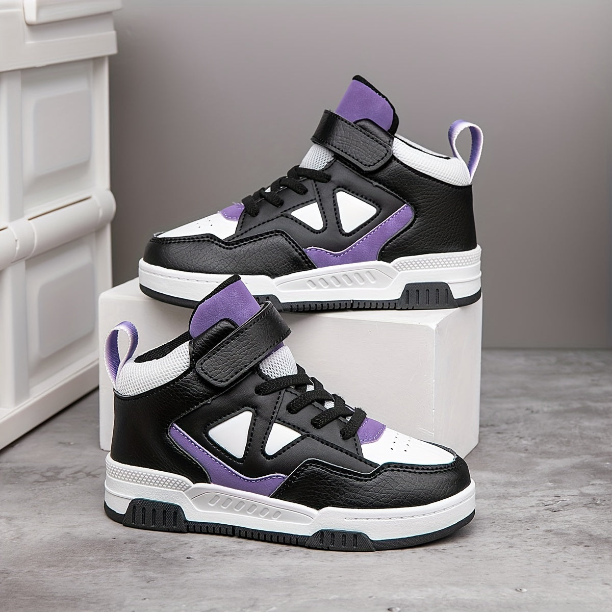 Vintage geometrik yuqori to'plamli krossovkalar, yopishqoq yopish bilan - nafas oladigan, sirpanmaydigan, o'g'il va qizlar uchun yugurish va tasodifiy kiyim uchun ideal.