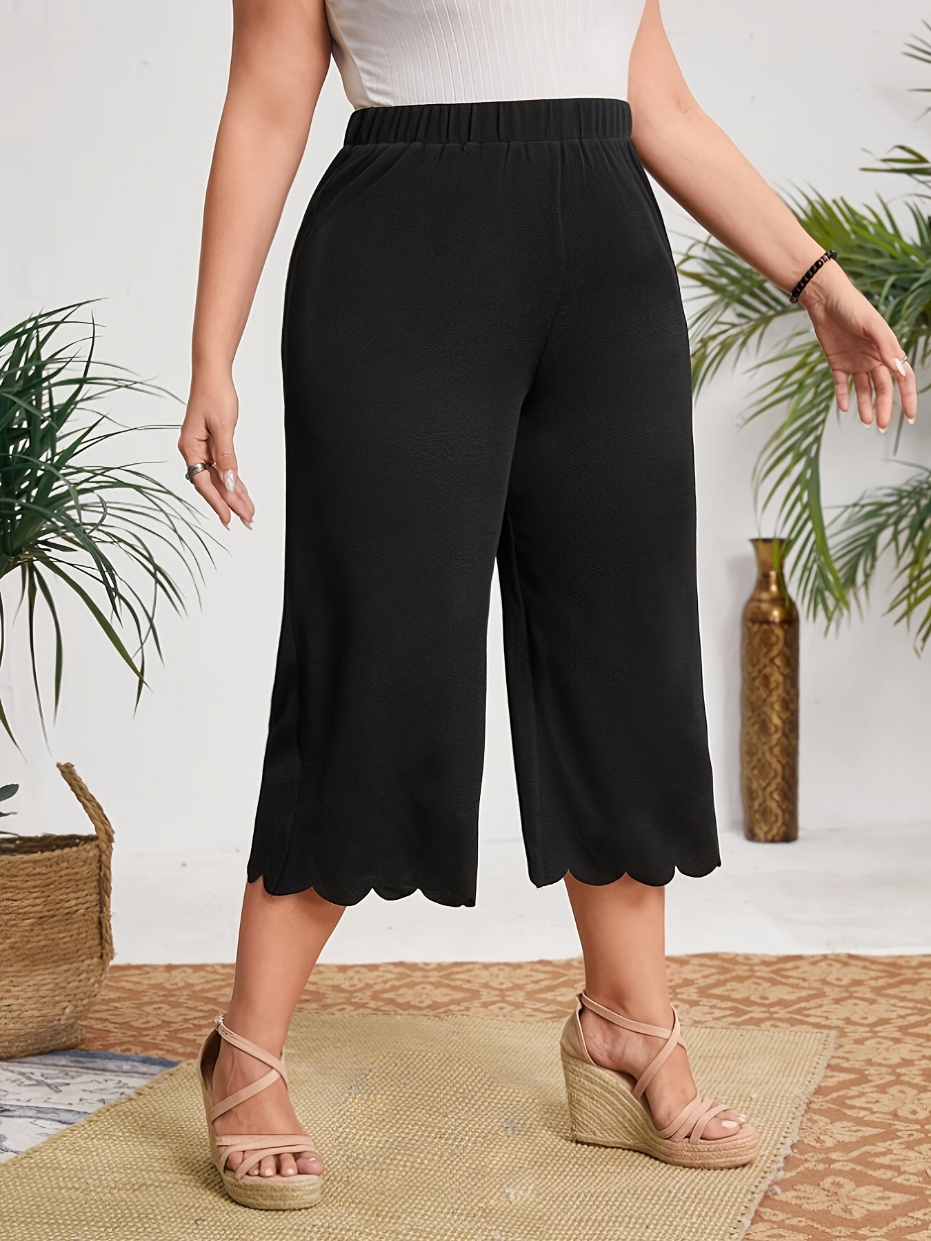 Women's Plus Size Capri Pants High-Waisted Black Stretchy Casual