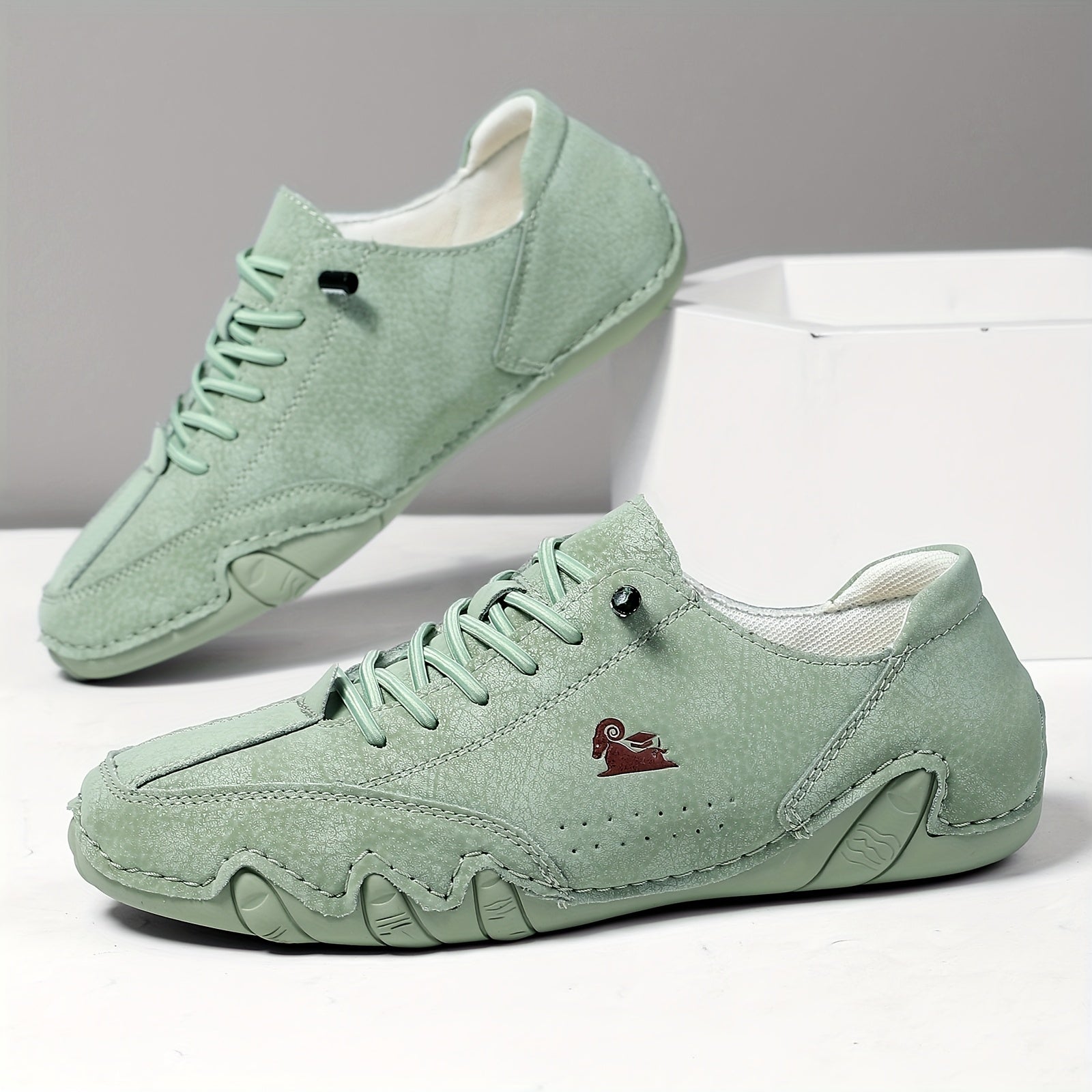 Women's Lightweight Breathable Canvas Sneakers for Walking and Outdoor Activities