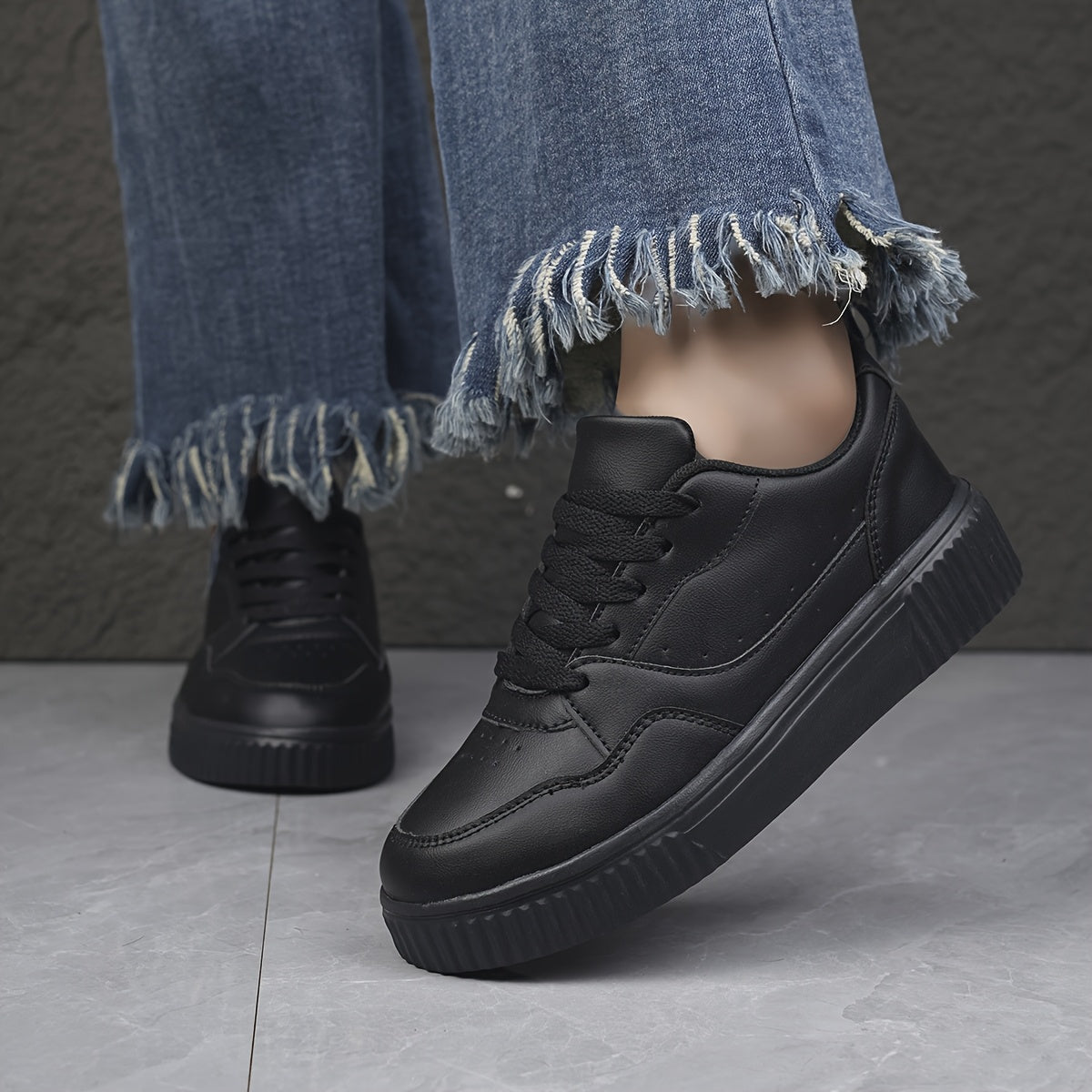 Women's White Casual Low-Top Sneakers Breathable Slip-Resistant Comfortable
