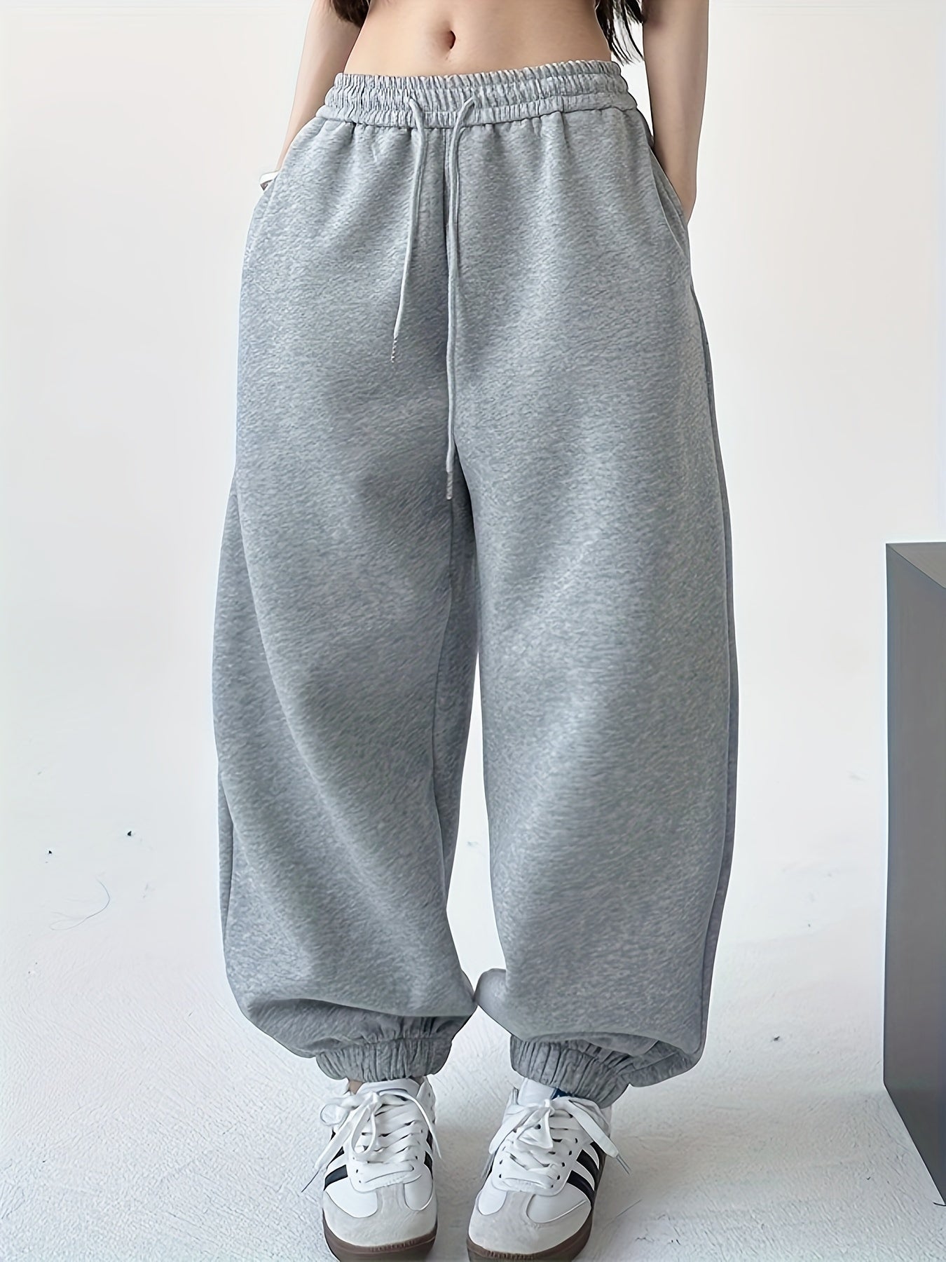 Women's Loose Sweatpants with Drawstring Waist for Fall Winter Solid Color