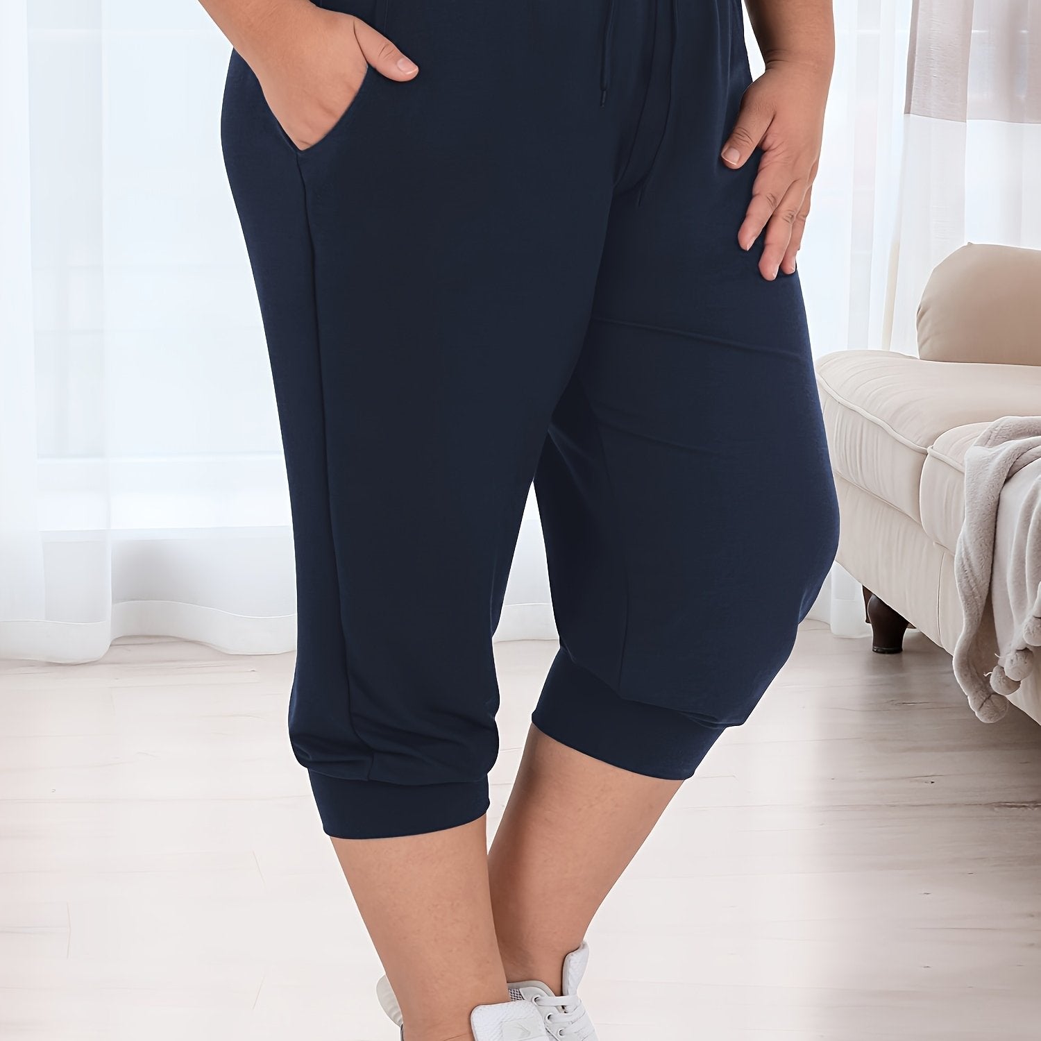 Women's Plus Size High-Stretch Drawstring Capri Joggers with Pockets Heather Gray