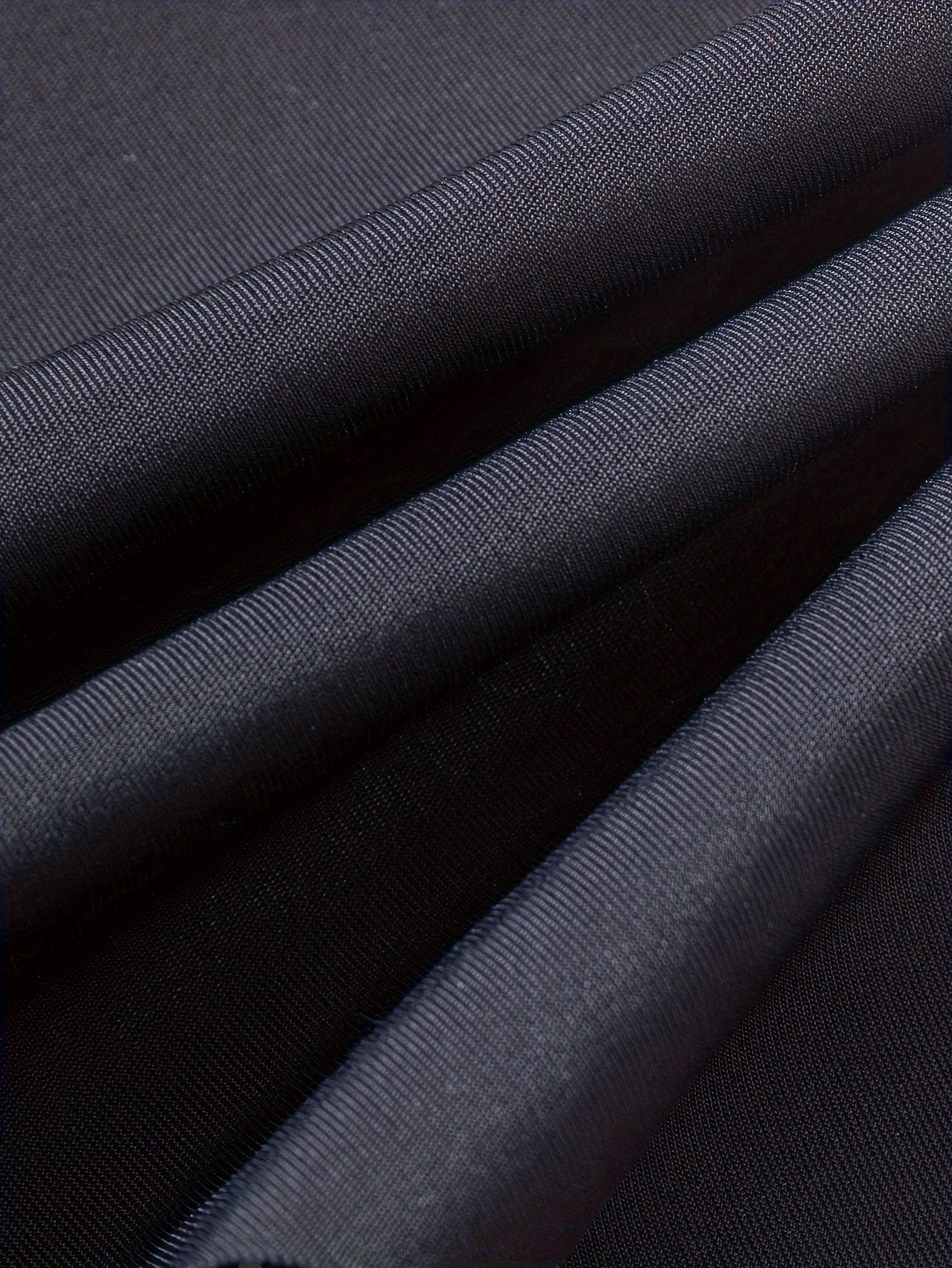 Women's Black Lace Seamless Low-Rise Panties with Scalloped Trim