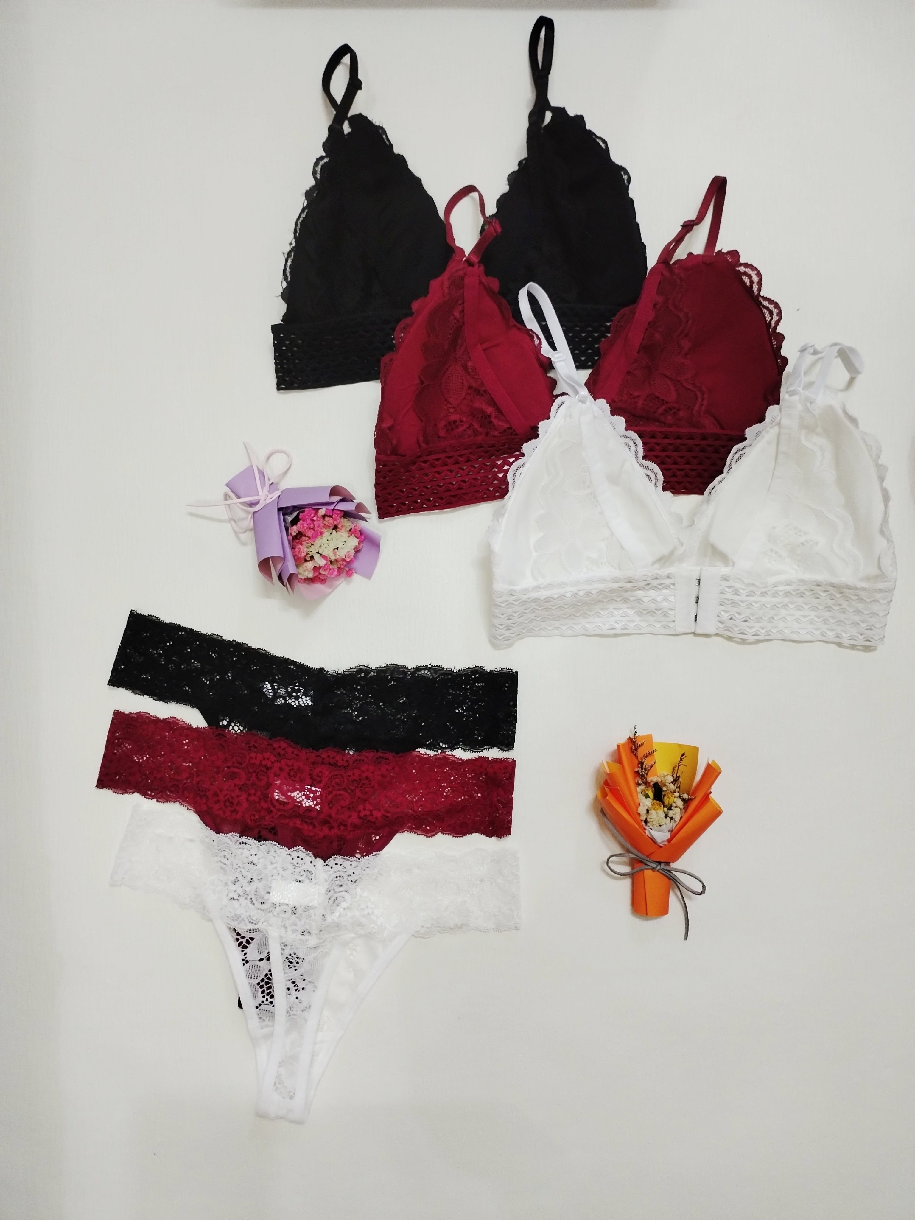 Women’s Lace Bra and Panties Set with Contrast Scallop Trim Mesh Lingerie