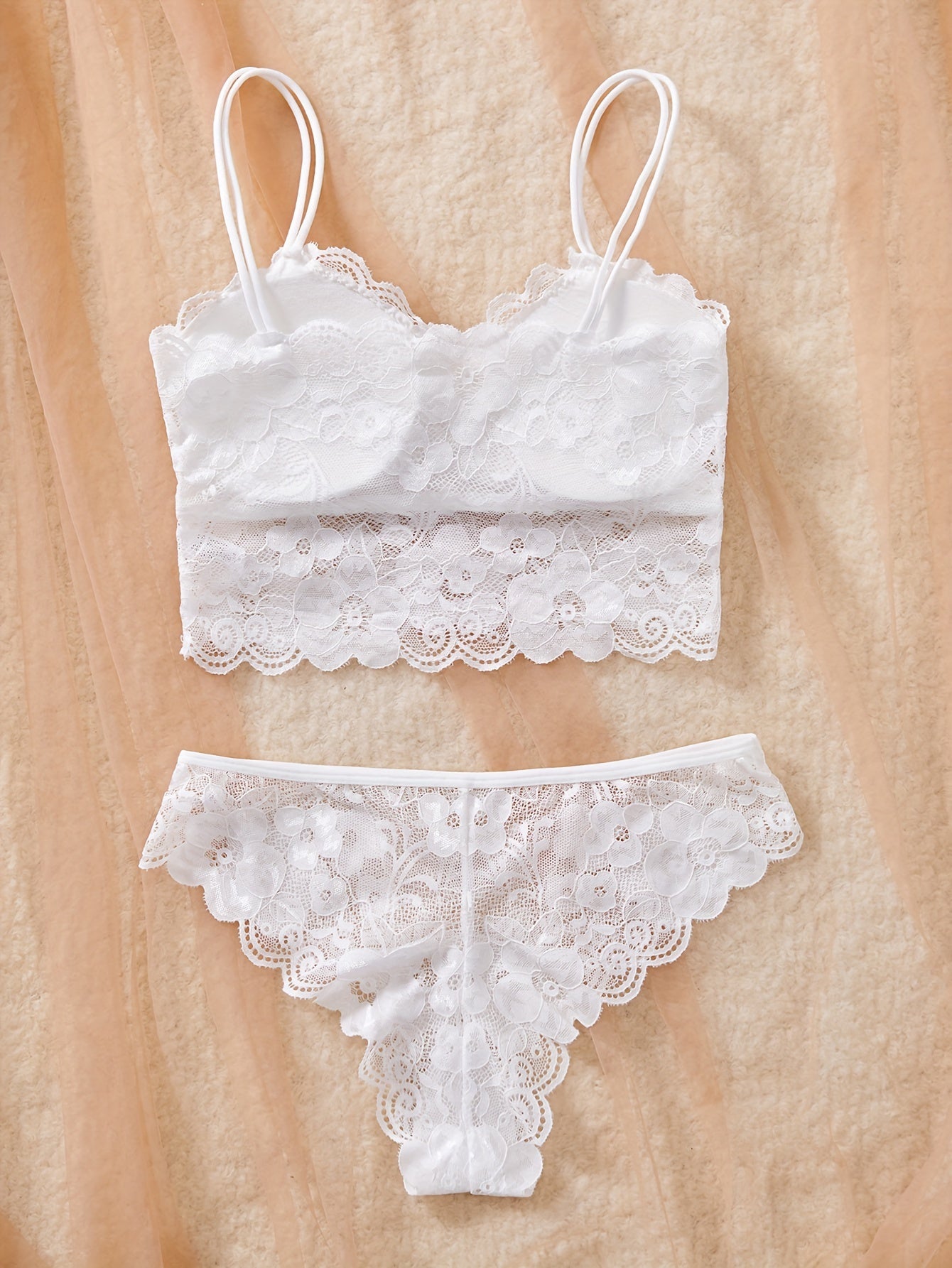 White Lace Lingerie Set with Scalloped Neckline Removable Pad Bra and Low-Rise Panties