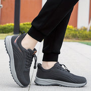 Erkaklar uchun nafas oladigan pastki krossovkalar, sozlanadigan qistirma bilan, yugurish, piyoda sayr qilish va yil davomida ochiq havoda faoliyatlar uchun ideal.