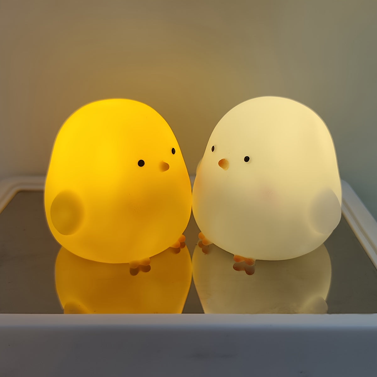 Minimalist Chicken LED Tabletop Lamp Battery-Powered Night Light for Bedroom Office