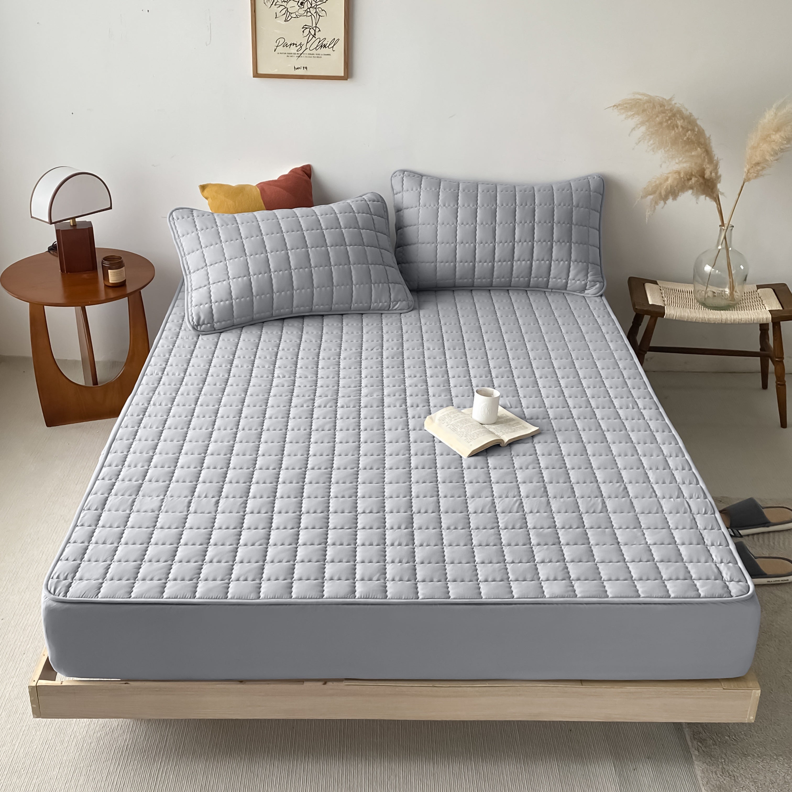 Suv o'tkazmaydigan ikki qatlamli matras himoyachisi, suv bilan yuvish va cho'tkaga olish bilan ishlov berilgan