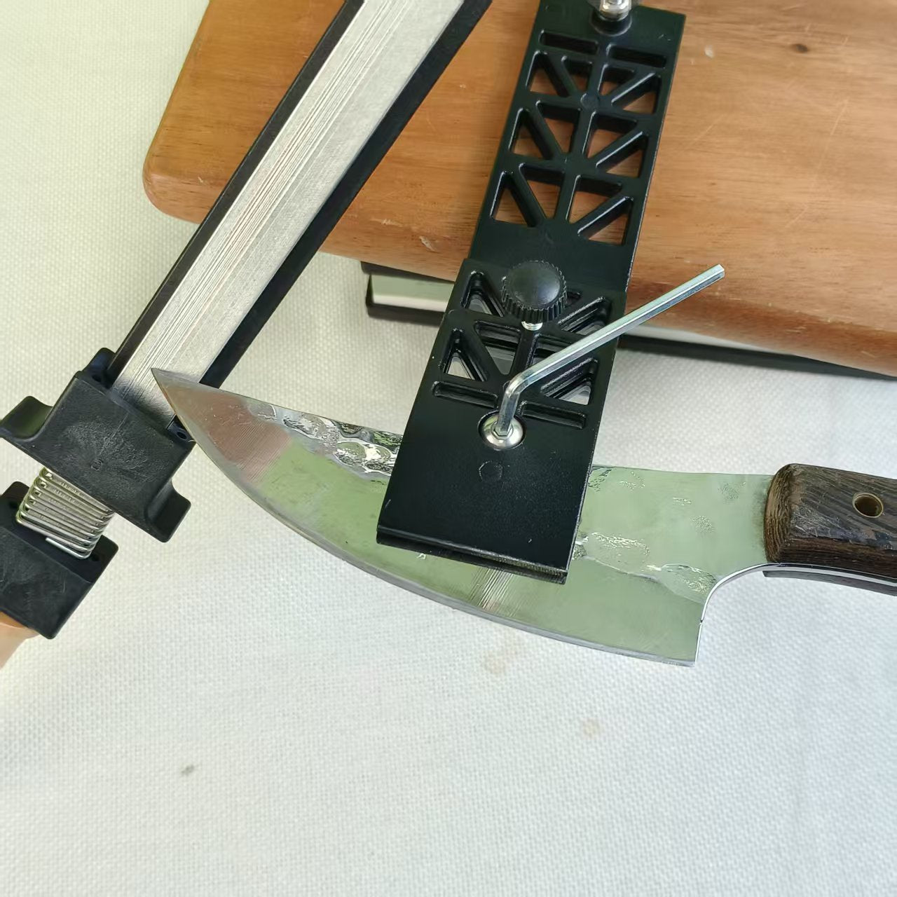 Manual Knife Sharpener with Adjustable Angle and Multi-Grit Surface for Kitchen Knives