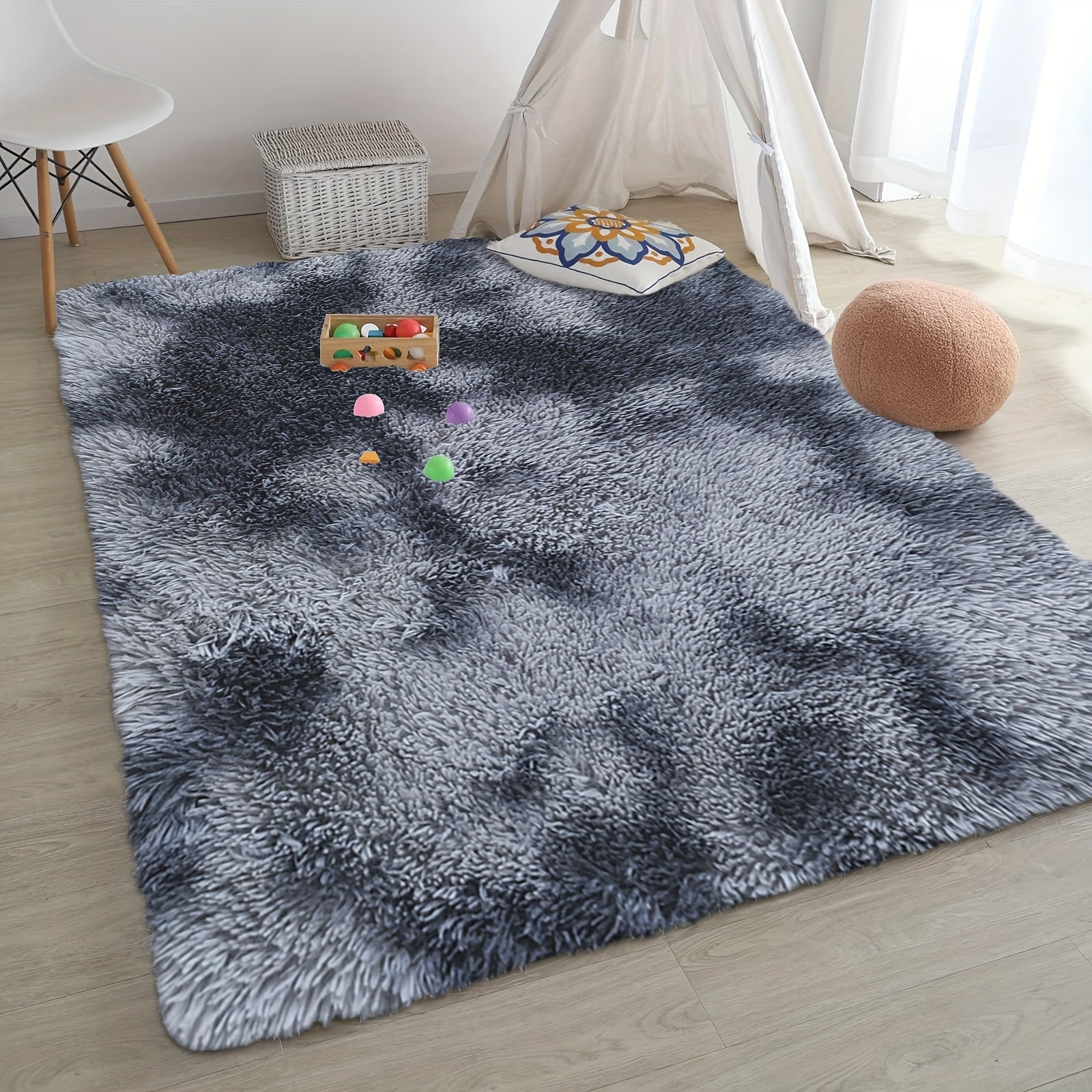 Plush Long-Hair Carpet for Bedroom or Living Room, Soft and Thick