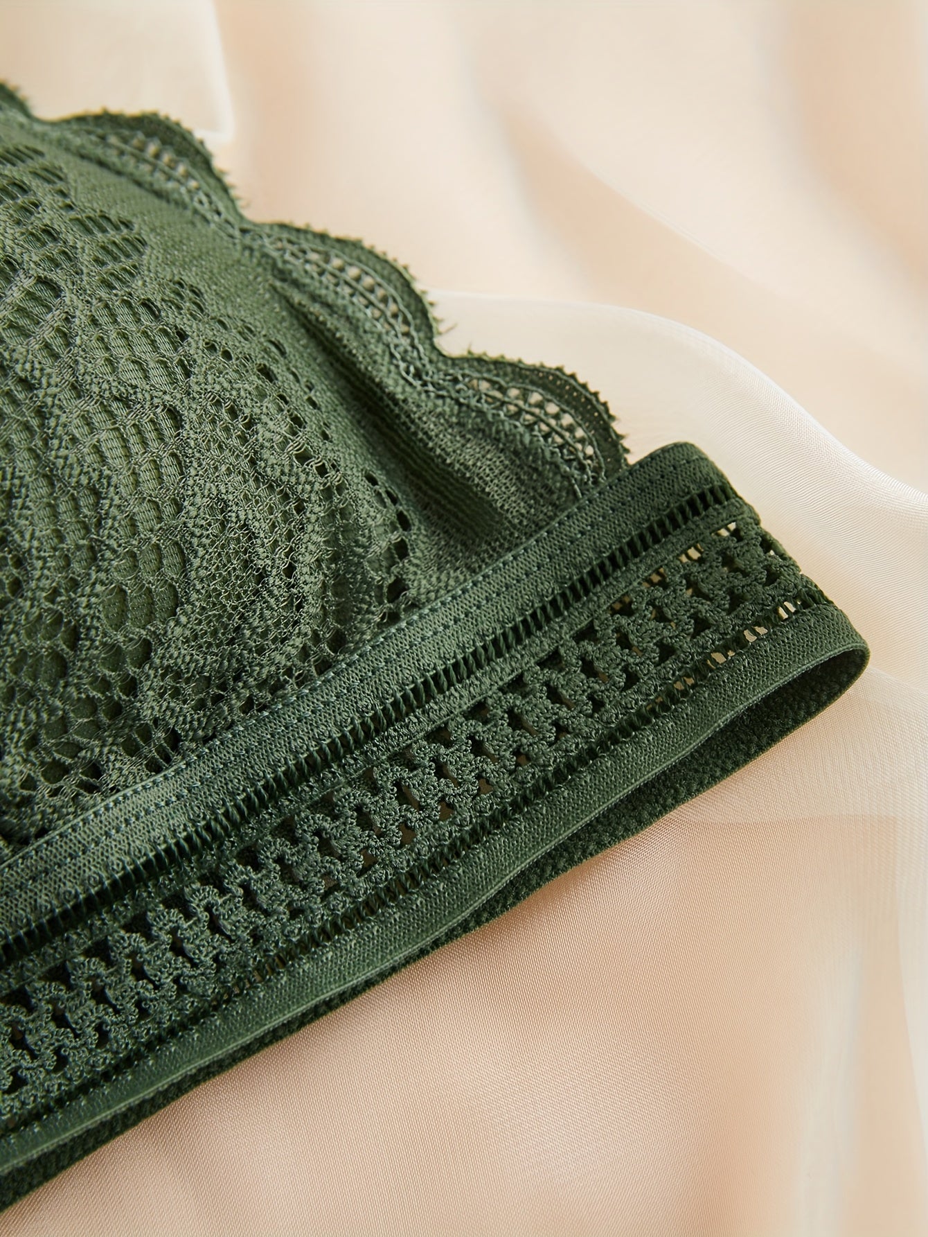 Women's Lace Wireless Bras with Contrast Lace and Scallop Trim