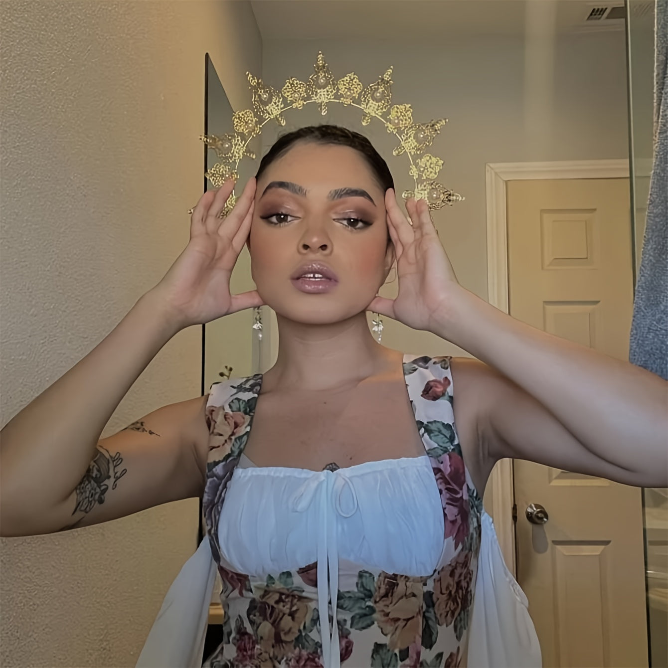 Vintage Gold Hair Crown Tiara with Faux Pearl Headband for Women