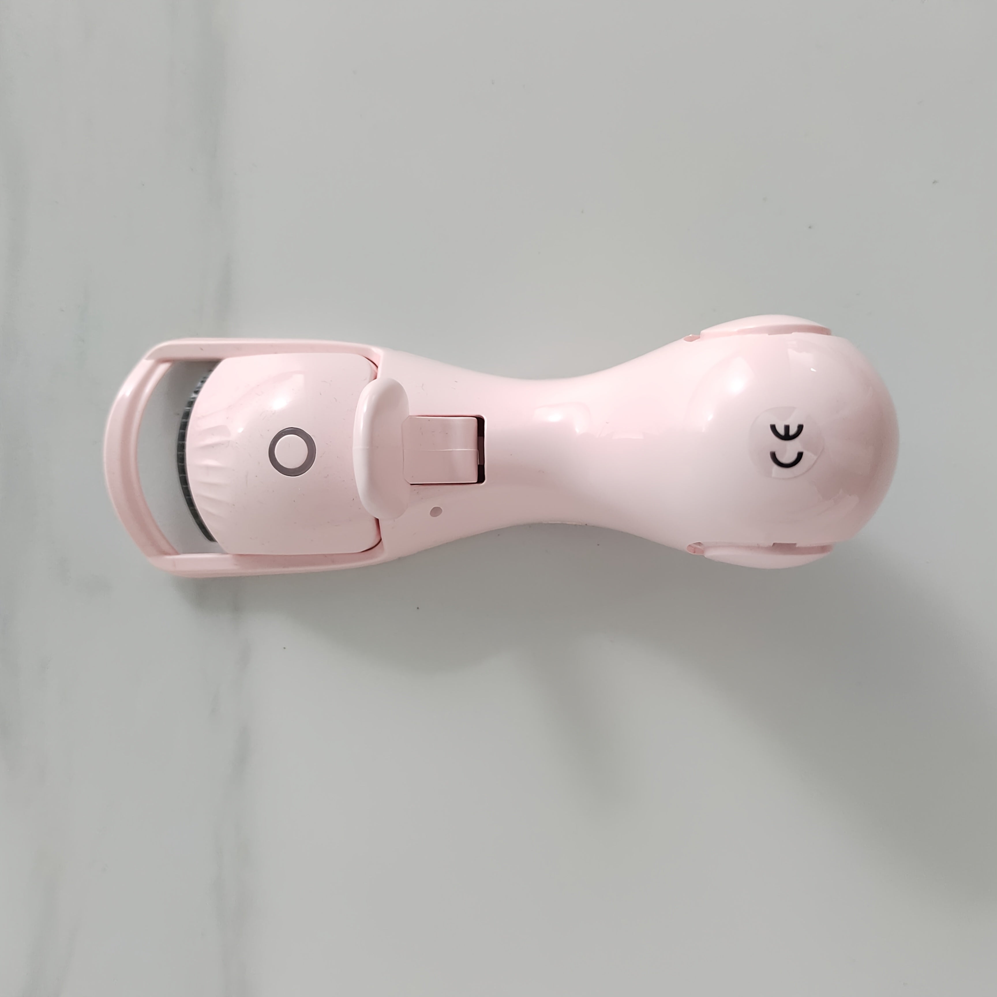 Portativ qayta zaryadlanadigan USB elektr qosh qiyshiqi, uzoq muddatli qiyshiq va shakllantirish uchun 3 darajali harorat nazorati bilan. Kam voltajli ≤36V, litiy polimer batareya va ko'z xususiyatlariga ega.