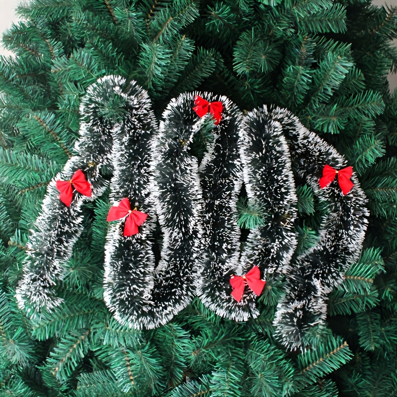 Decoración de ratán de Navidad con borde verde oscuro y blanco con detalles de copo de nieve de 6.56 pies