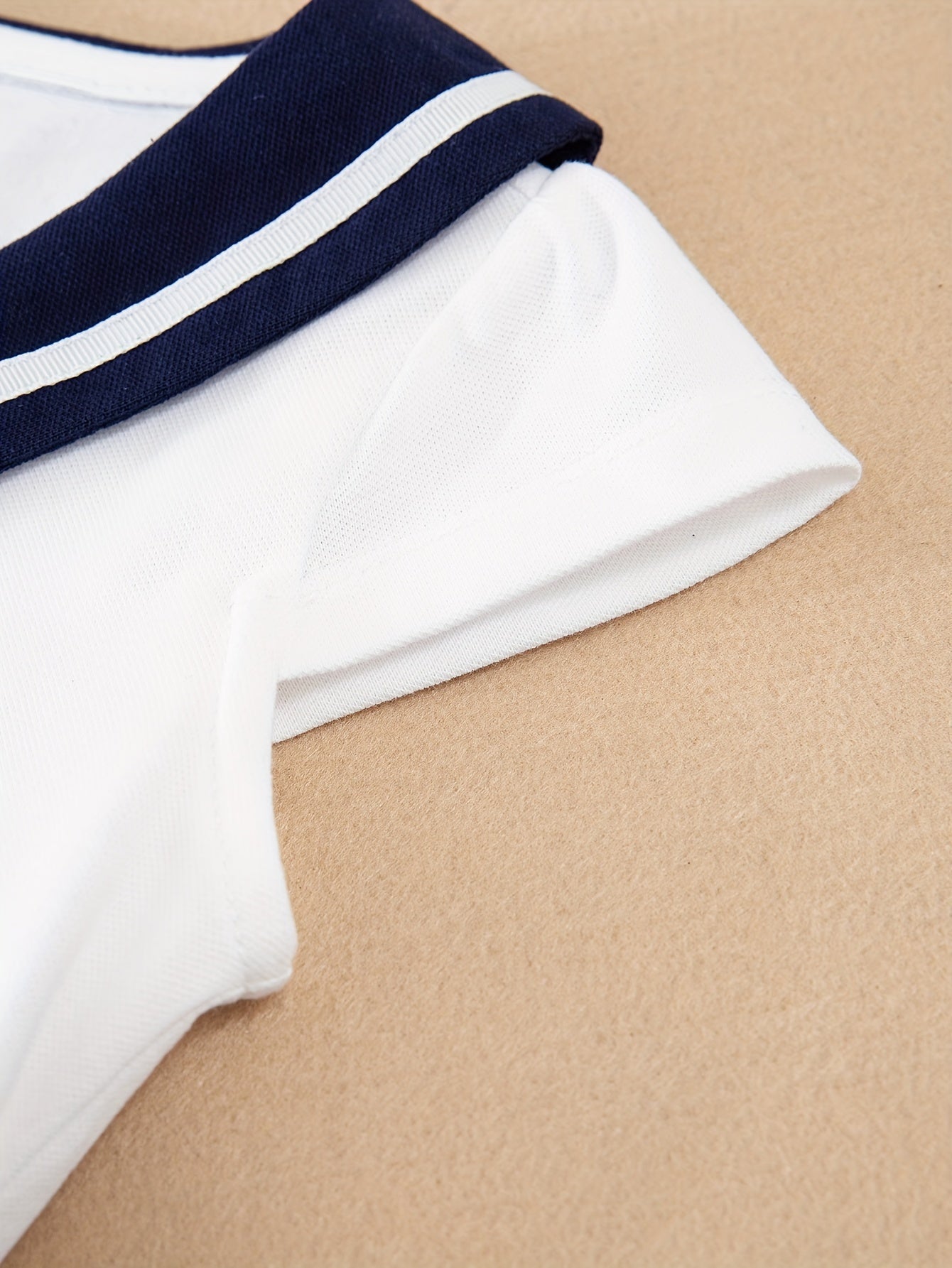 Qizlar uchun yangi zamonaviy uslubdagi ko'k rangli yozgi libos