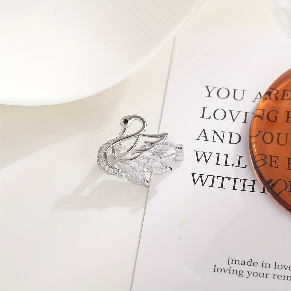 Elegant Swan Brooch Jewelry for Women Stylish Fashion Accessory Gift