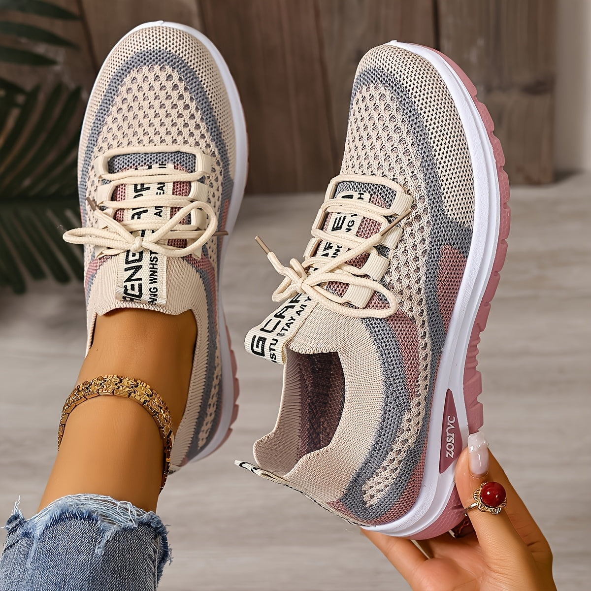 Women's Plus Size Lightweght Casual Sneakers with Gradient Color-Blocking and Breathable Fabric