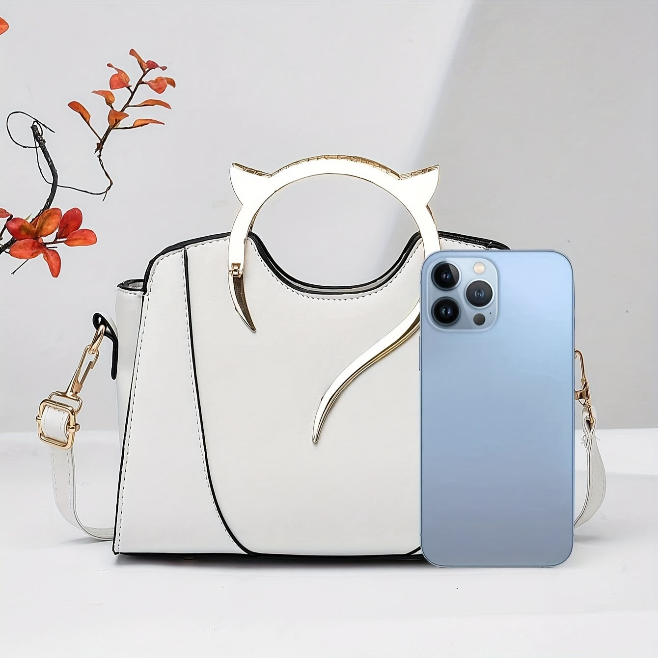 Сумка-тоут из белой искусственной кожи с несколькими слоями, застежкой на молнии и отделкой с масляными краями. Идеально подходит для свиданий, вечеринок, офиса и студентов.