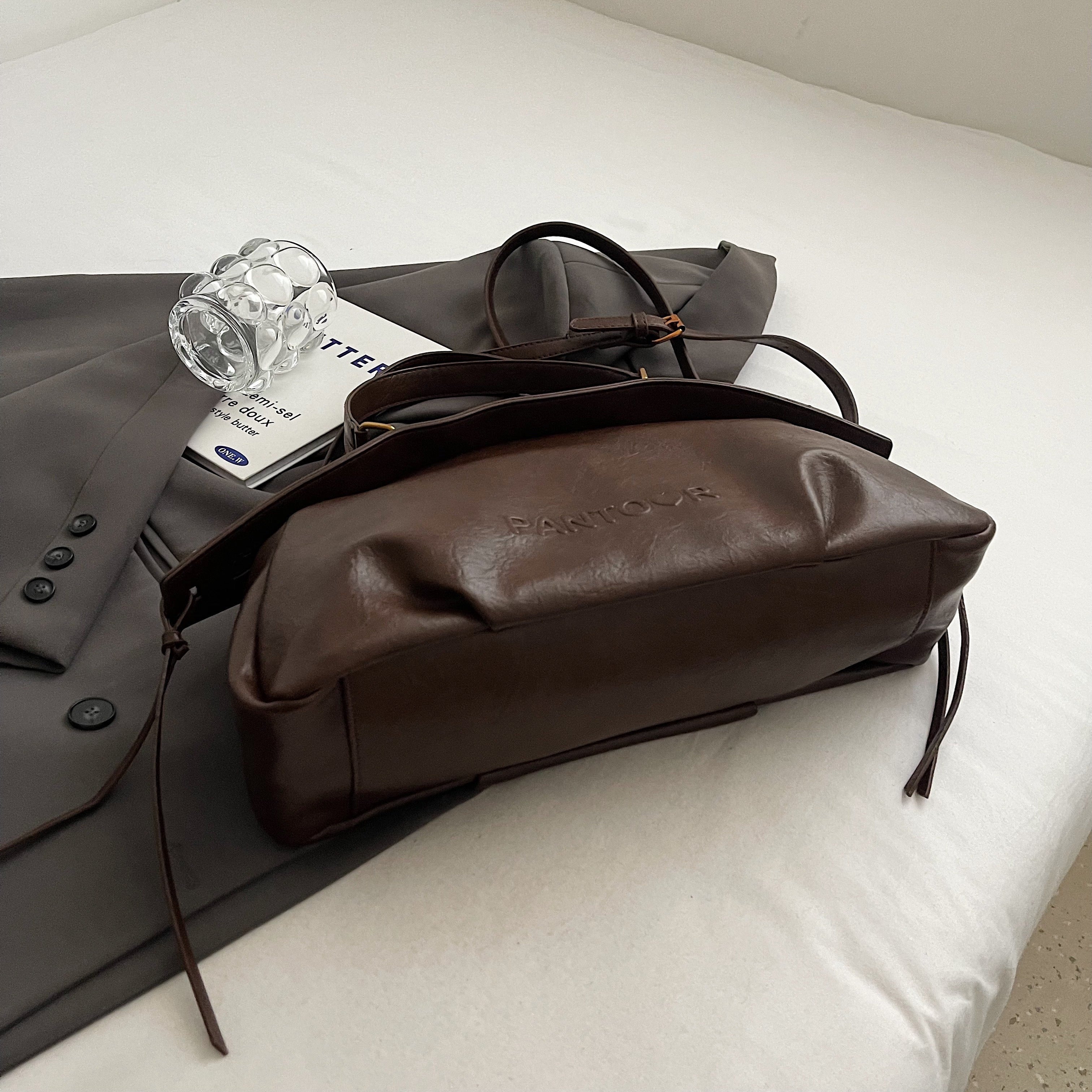 Vintage Black PU Crossbody Bag for Women with Large Capacity and Removable Strap