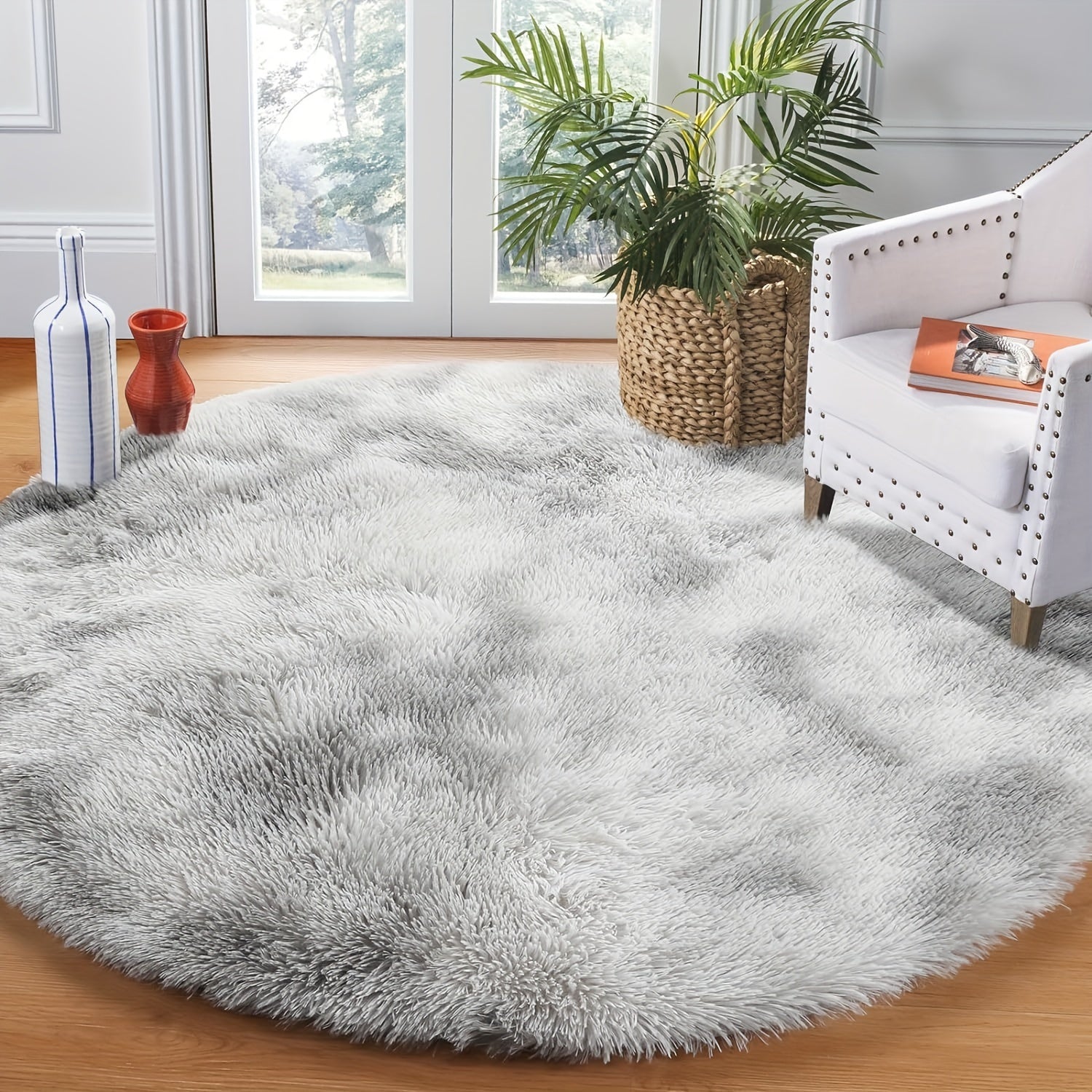 Round Light Grey Plush Rug Soft Furry Skin-Friendly Durable Decorative 1 Piece