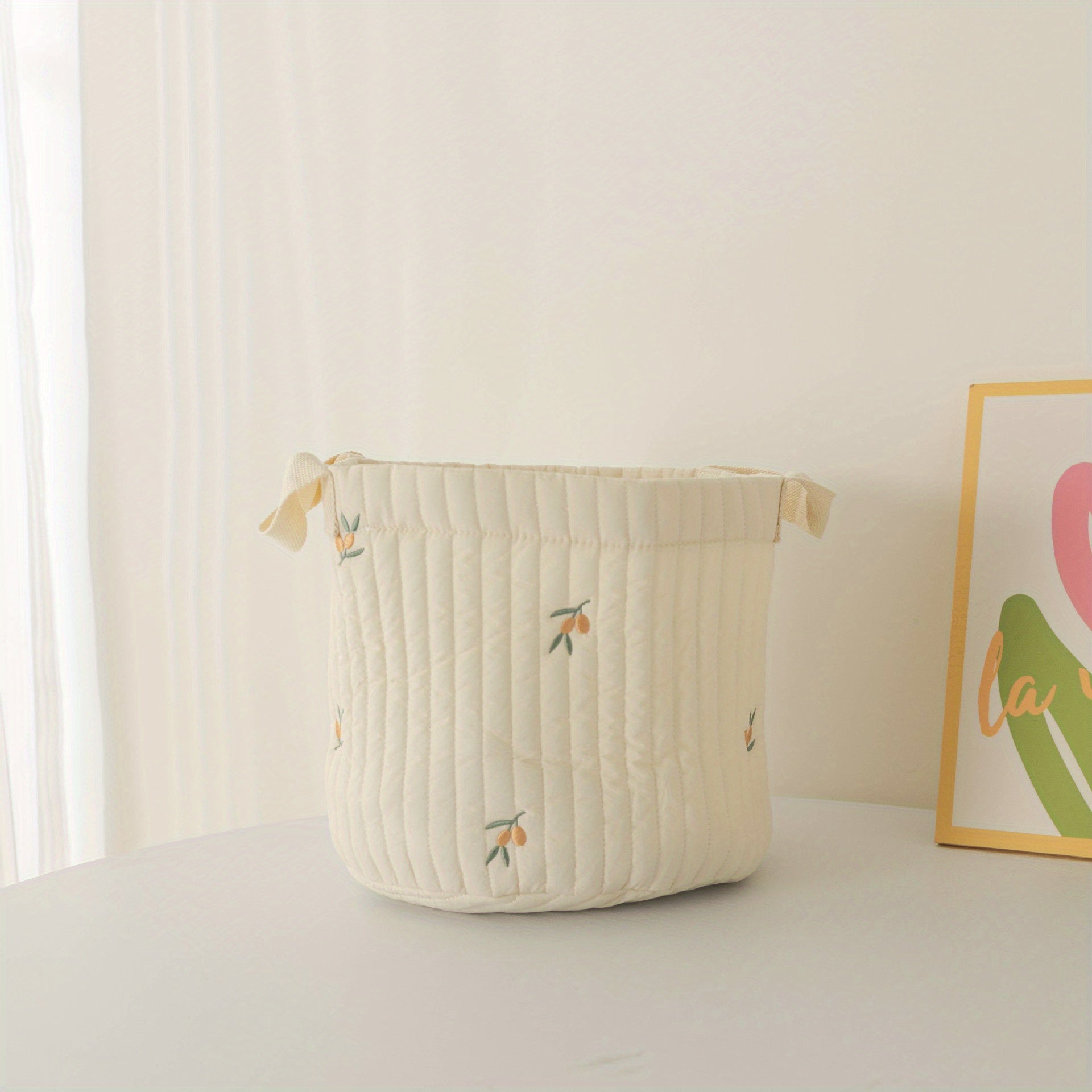 Cesta de almacenamiento bordada en algodón para la habitación del bebé