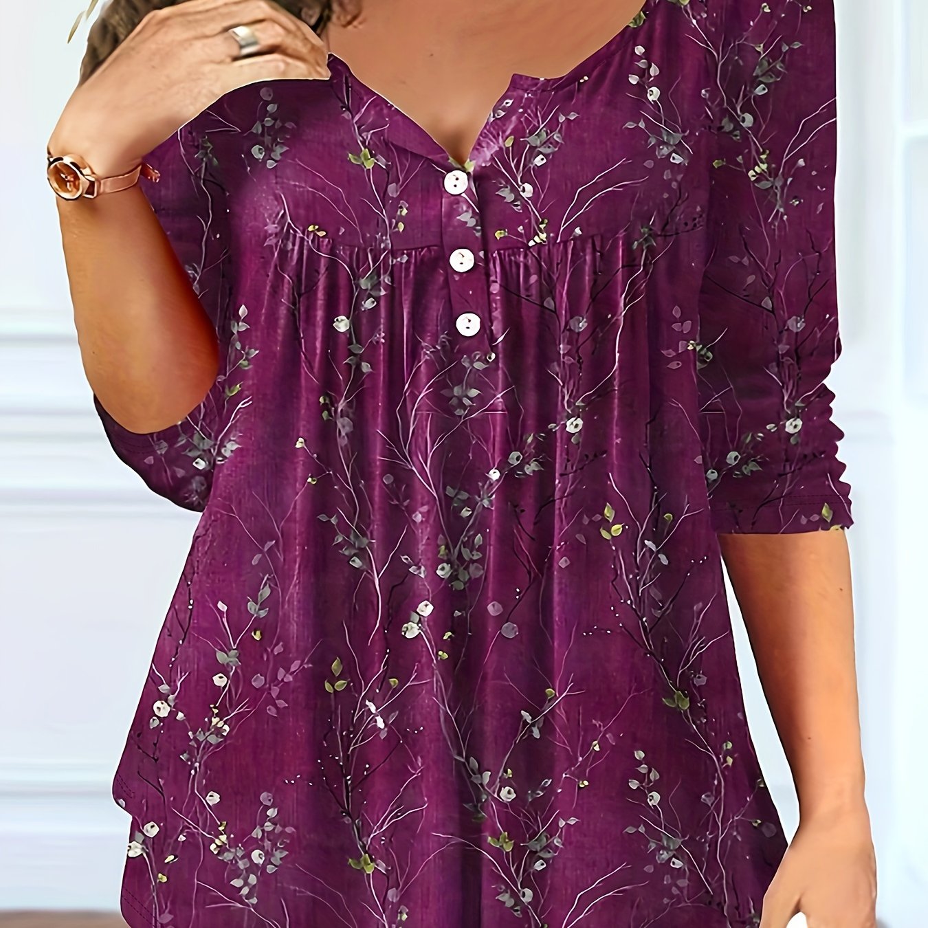 Women's Plus Size Floral Print Ruched V-Neck T-Shirt with Button Details