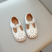 Oq Mary Jane qizlar poyabzallari, partiyalar va norasmiy kiyimlar uchun qopqoq va lenta bilan.